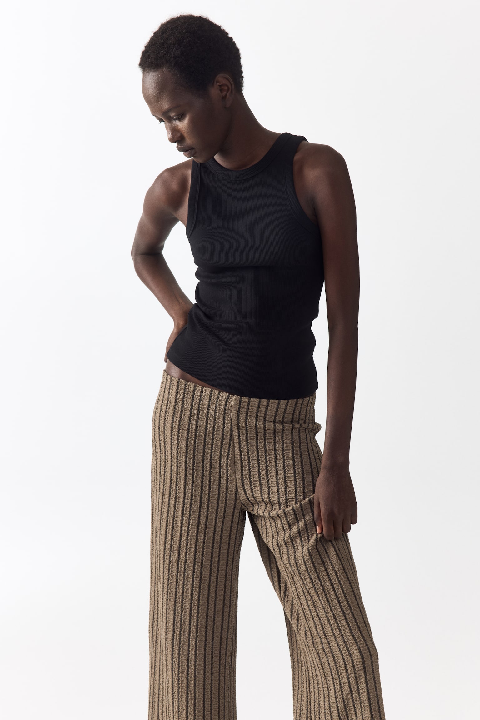 Wide crinkled trousers - 4