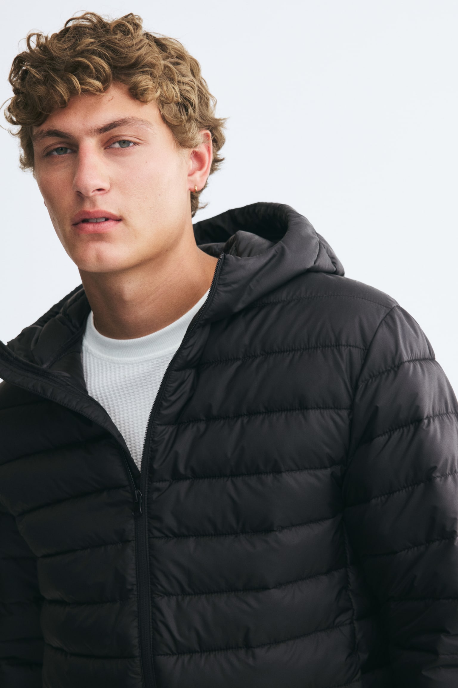 Мужская куртка H&M Slim-Fit Lightweight Puffer, цвет: Чёрный — фото 4