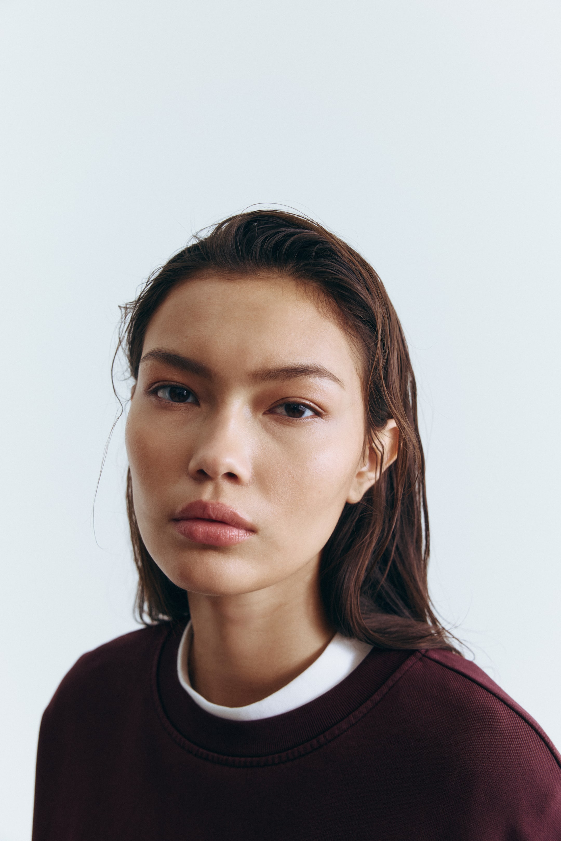 Visa större bild: Sweatshirt med tvättad look - Mörk vinröd - DAM | H&M FI 2