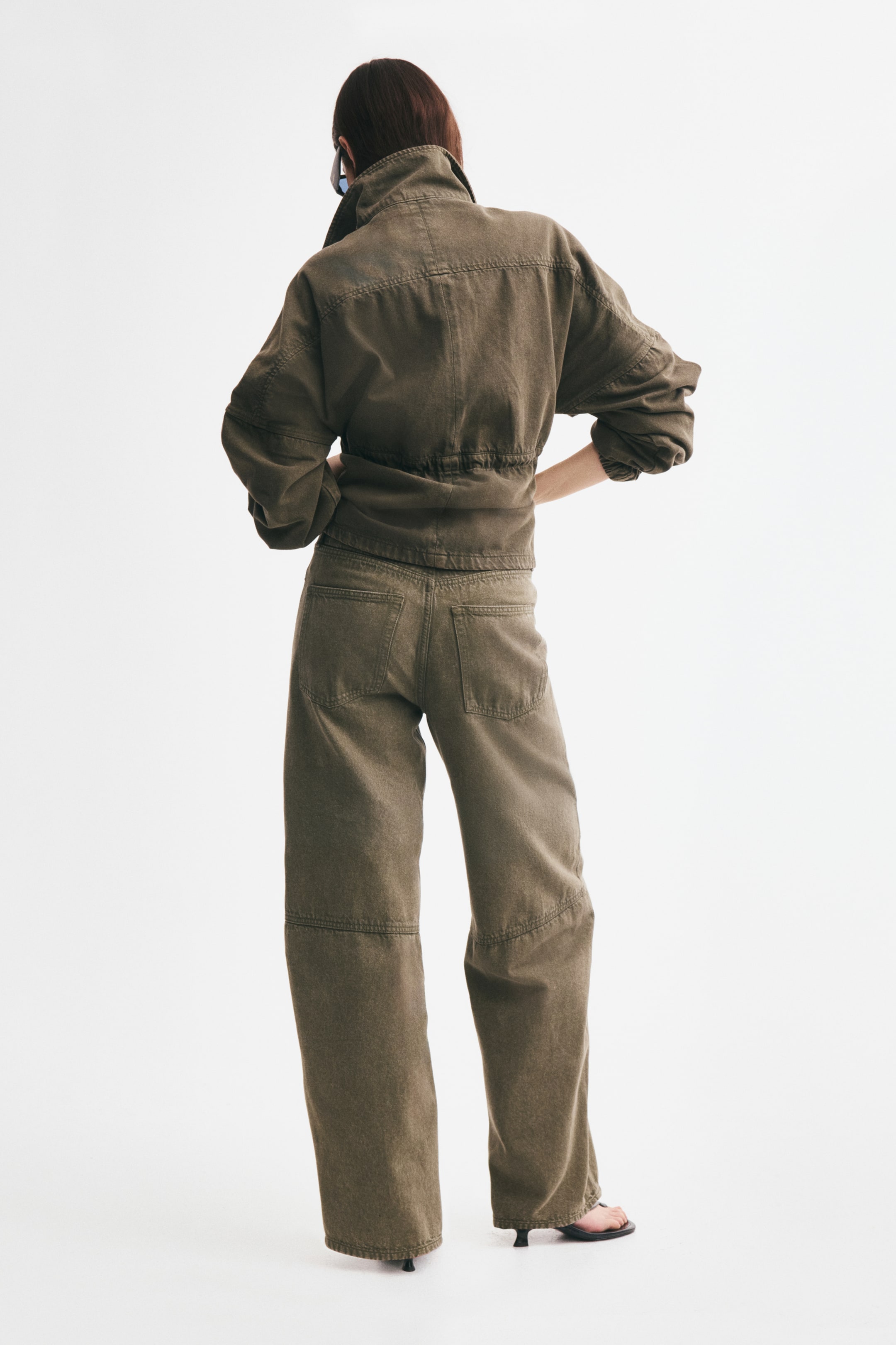 Barrel-Leg High-Waist Jeans
