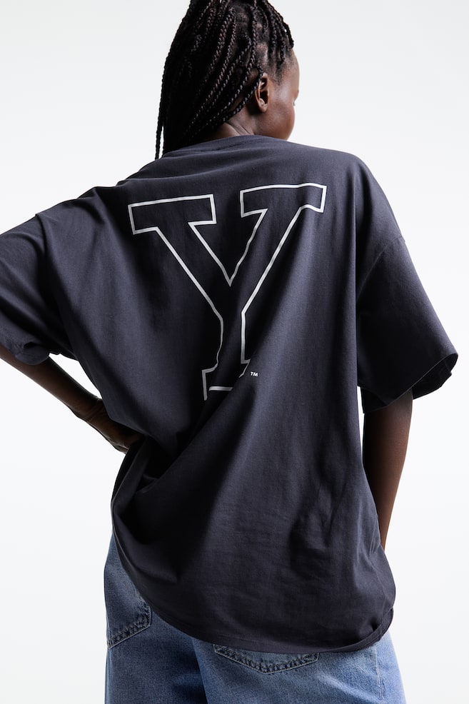 Oversized T-shirt med tryk - Marineblå/Yale/Sort/Formula 1/Sort/The Who/Gråmeleret/Berkeley University/dc/dc/dc - 4