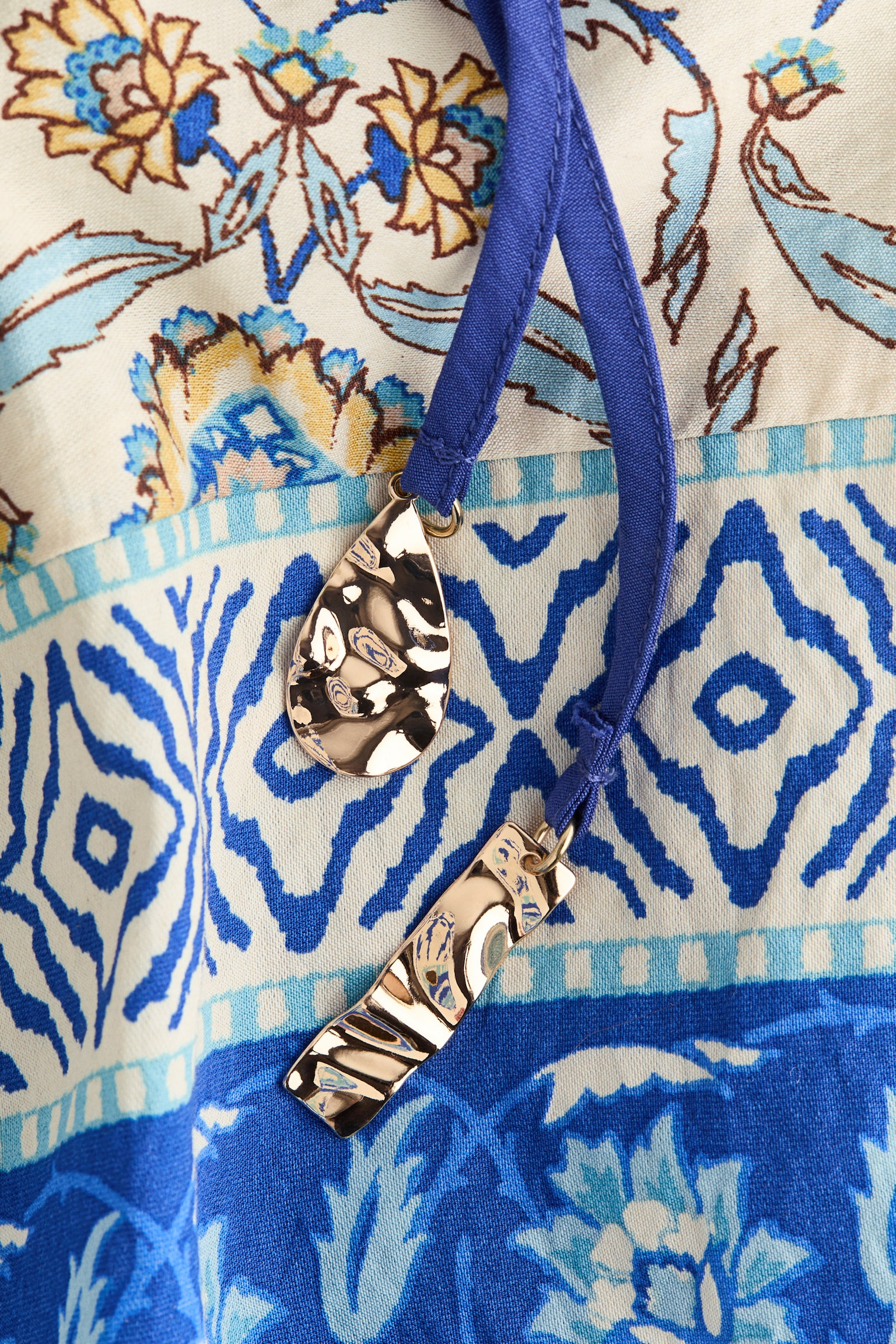 שמלת טוניקה אוברסייז - בז' בהיר/דוגמה - 2