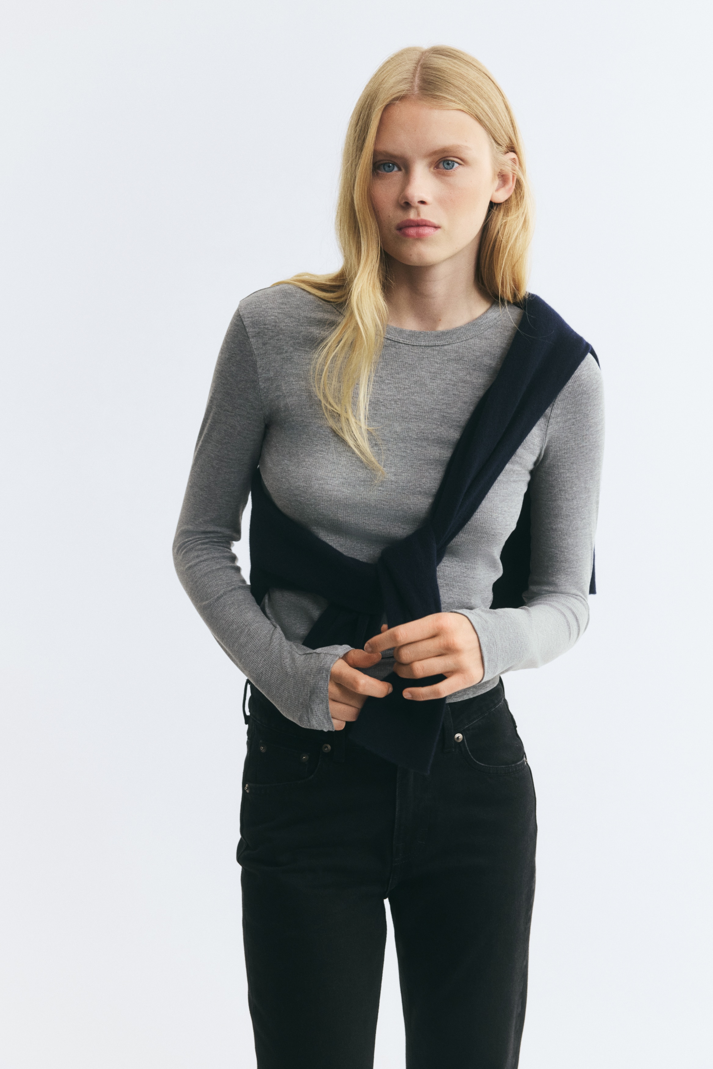 Long-Sleeved Ribbed Top thumbnail 3