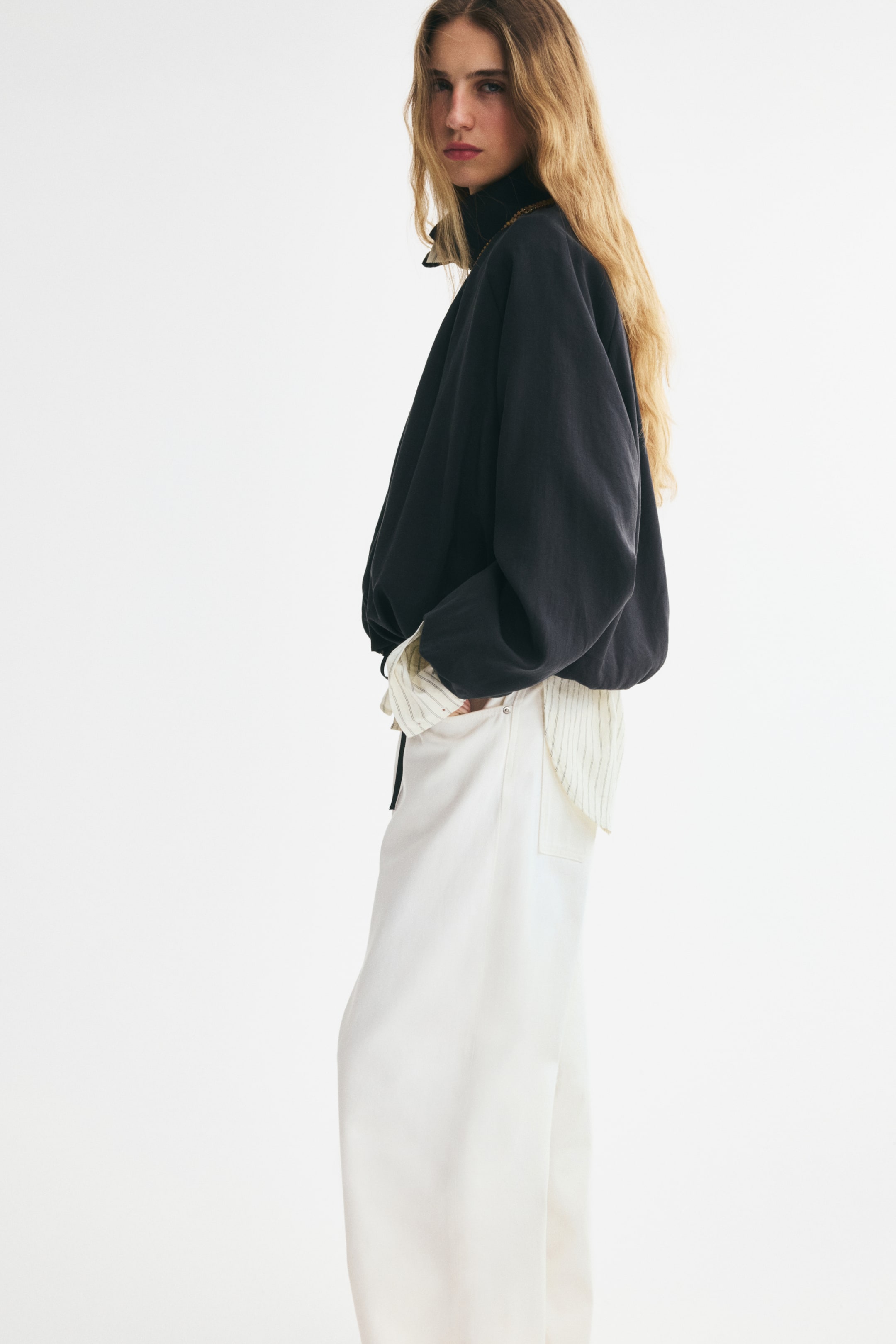 Женские куртки H&M Oversized Drawstring-Detail Jacket — фото 5