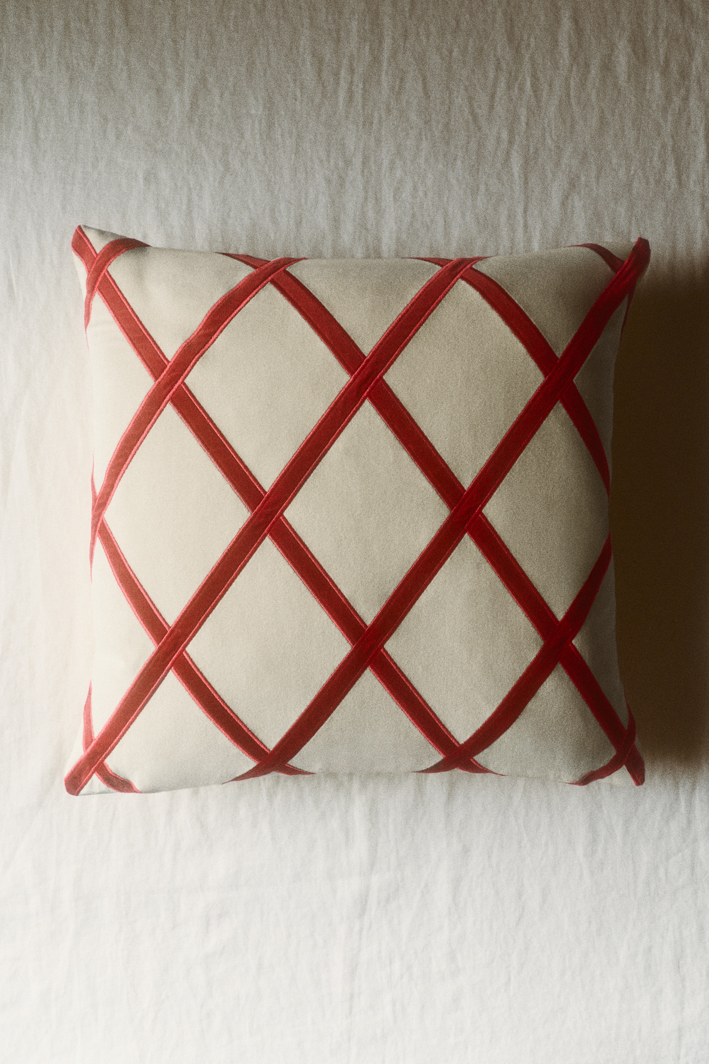 Patterned Velvet Cushion Cover - Red/diamond pattern/Dark green/diamond pattern