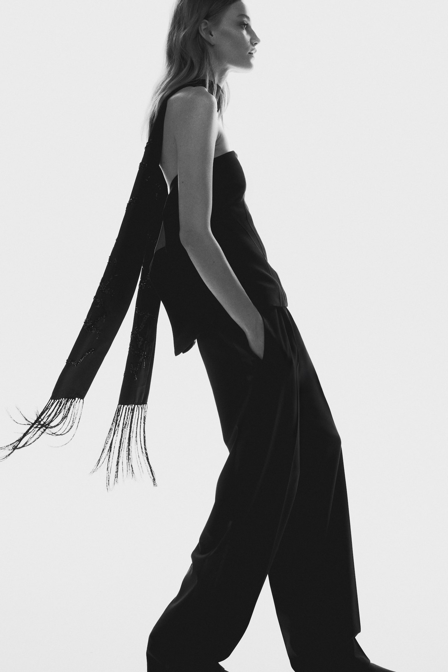 Zdobený saténový šál - Černá - 4