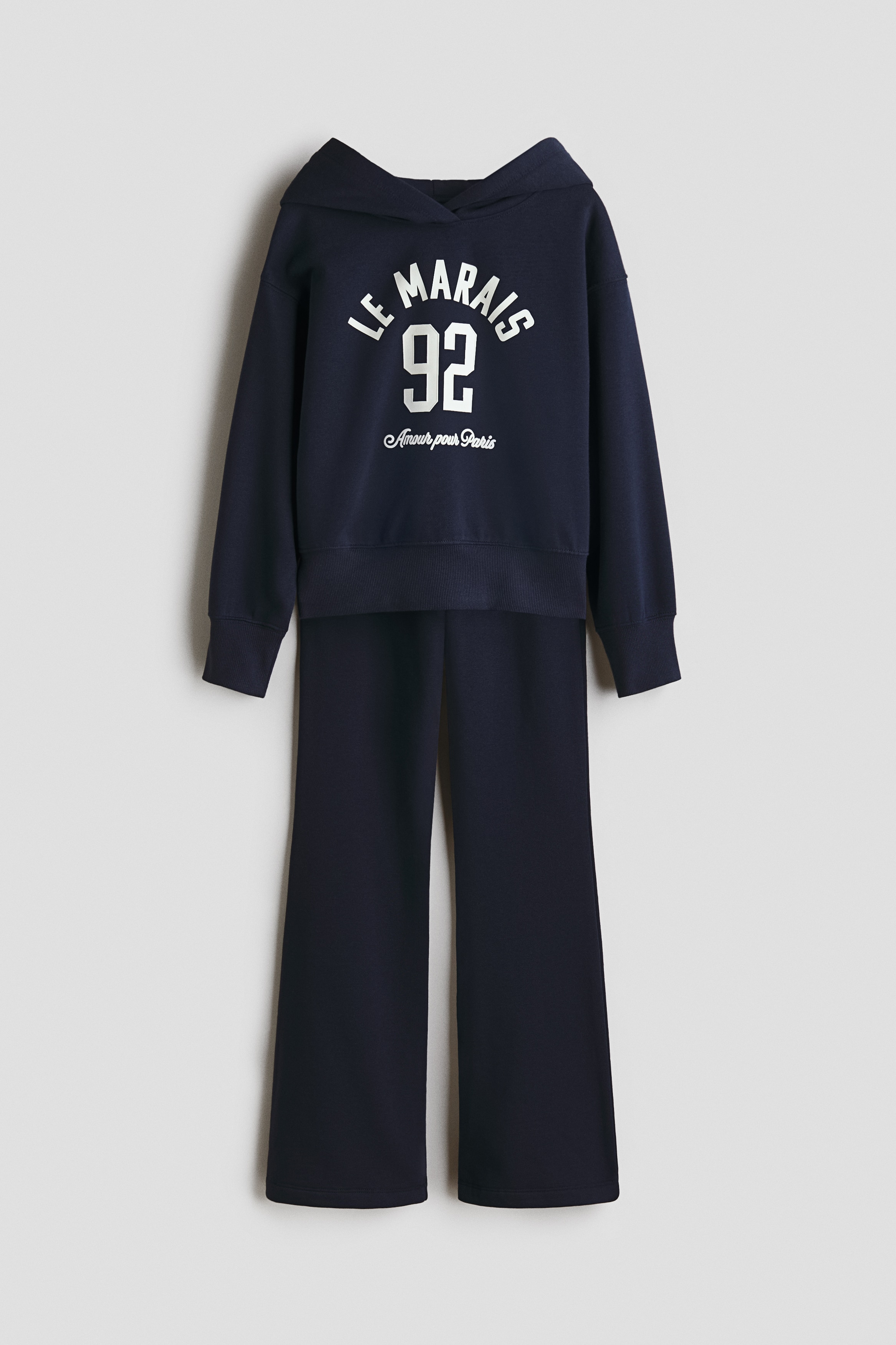 2-piece hoodie and joggers setModel
