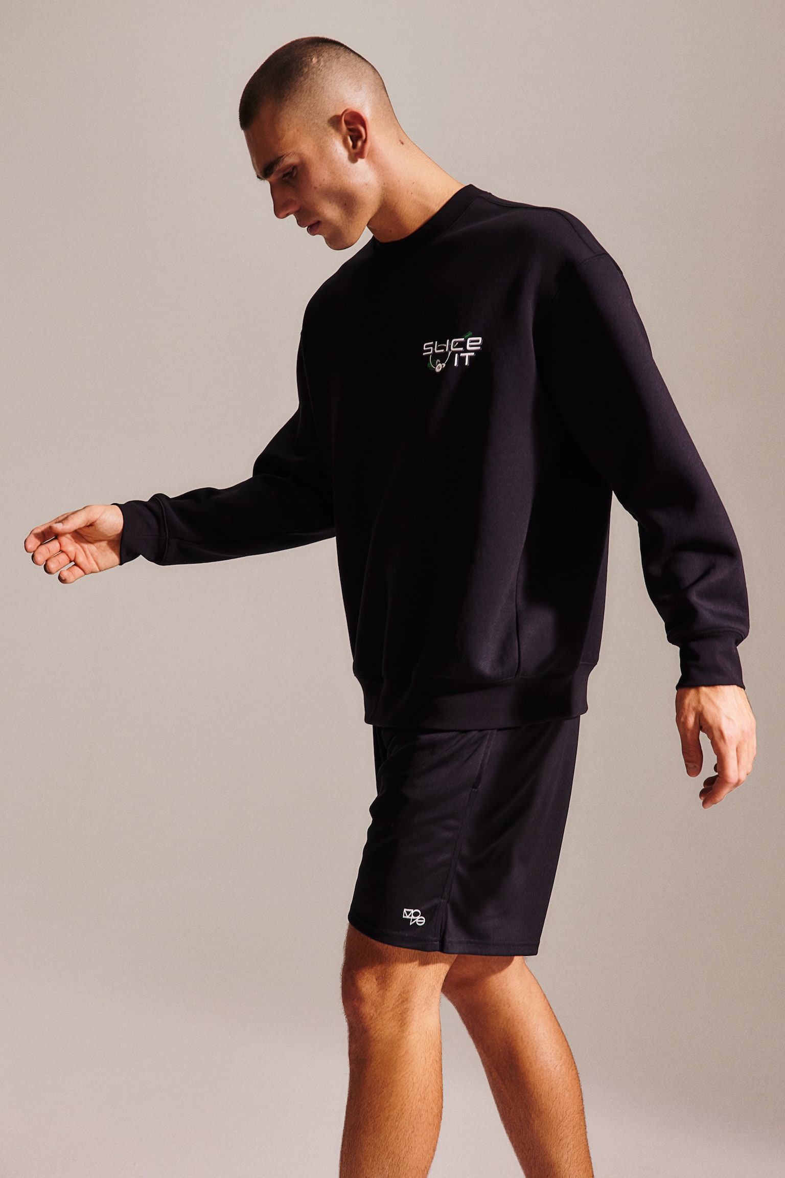 DryMove™ Activewear Sweater - Black/Slice It/White/Beige/Dark green/Black/Euphoric Run/Black/Black - 4