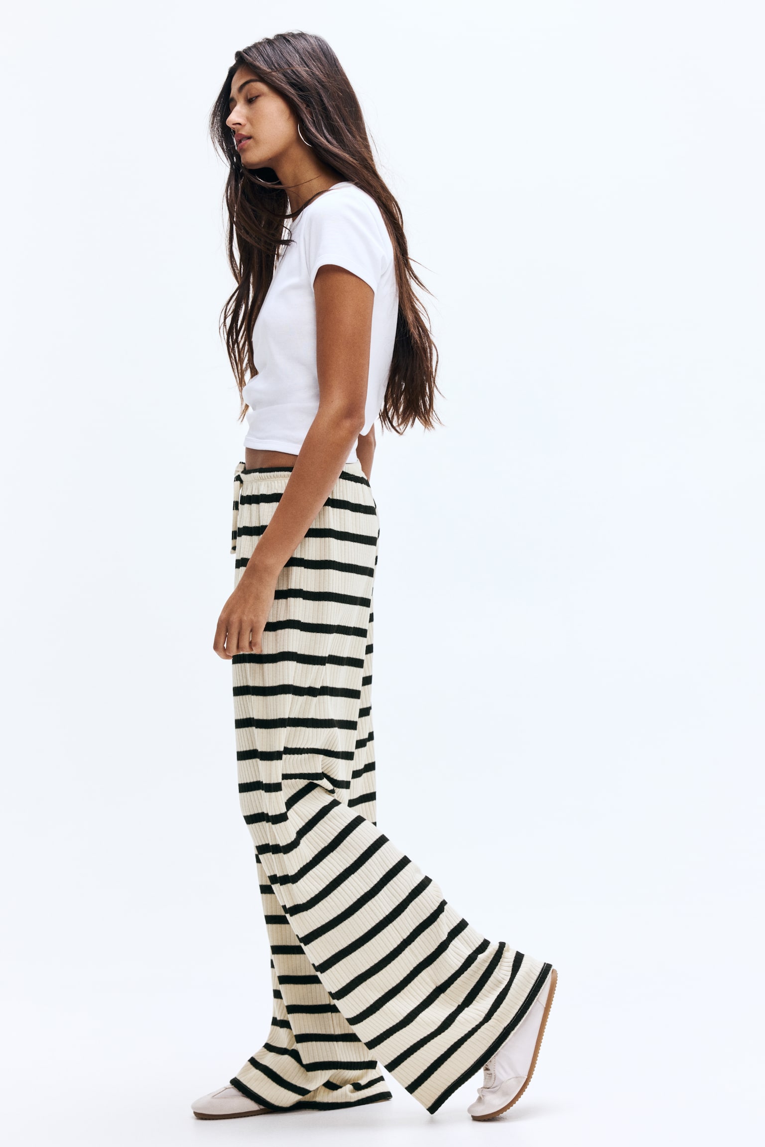 מכנסיים רחבים מסריג ריב - בז' בהיר/פסים - 4