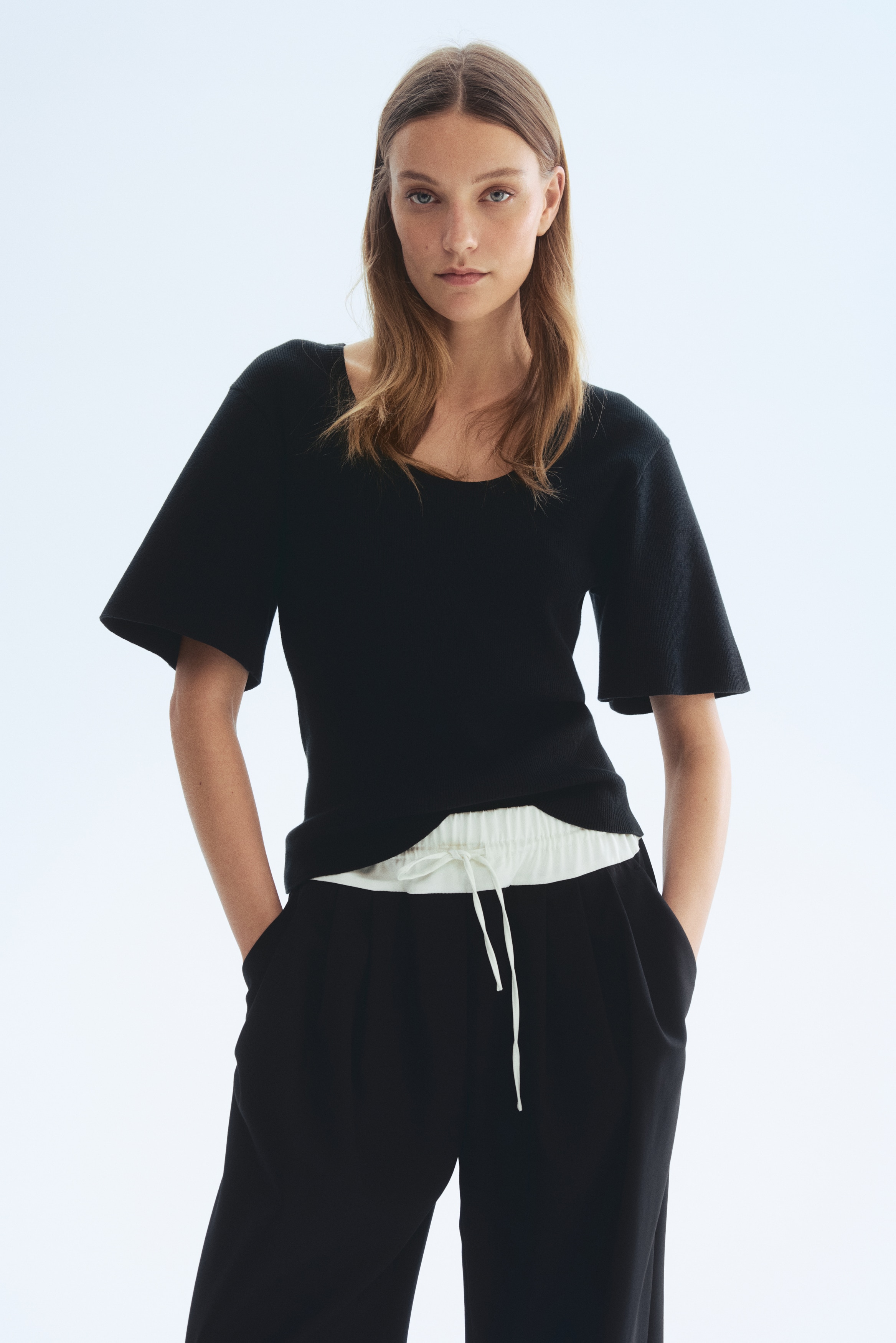 T-shirt en maille fine - Noir/Rouge foncé/Crème