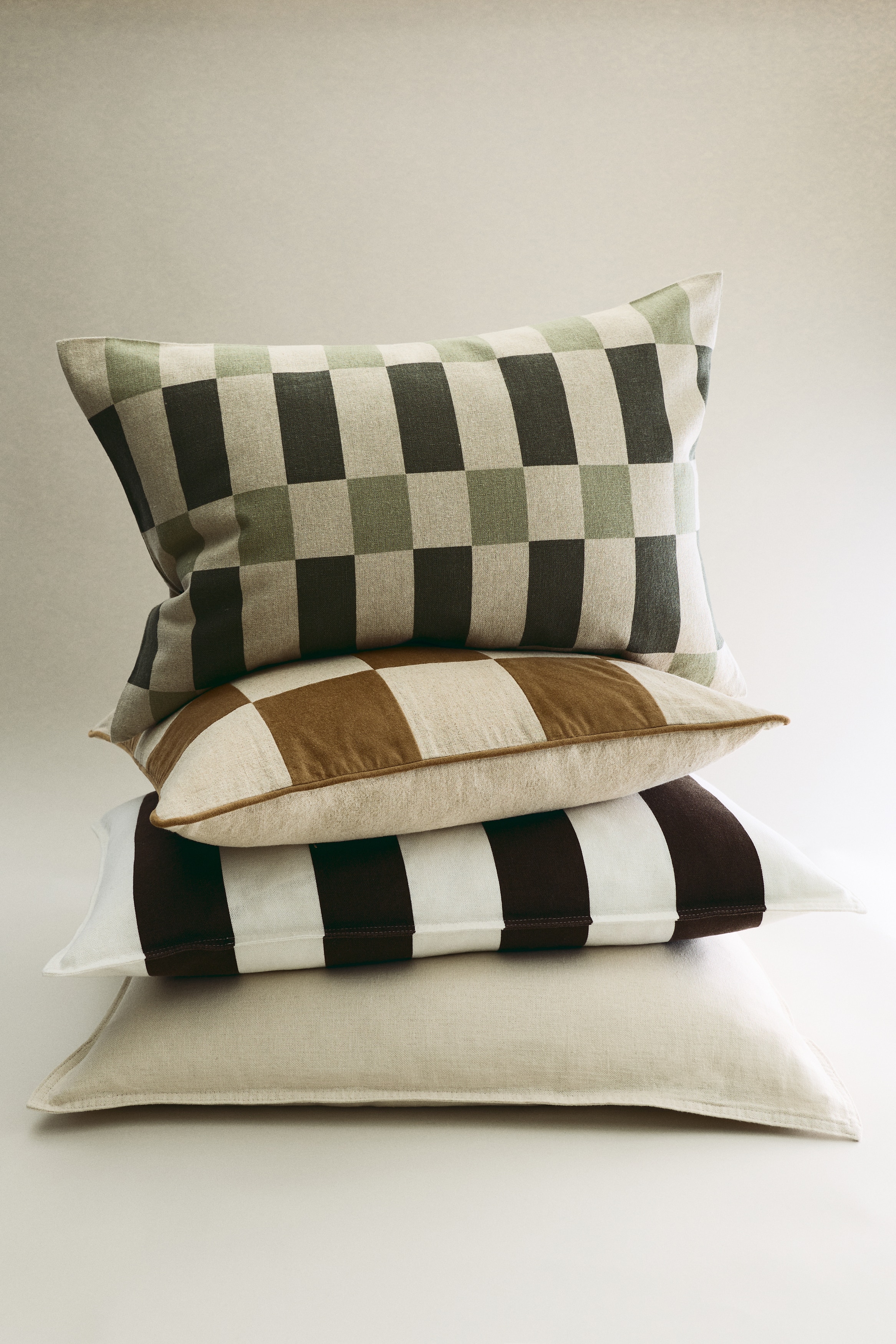 Linen-Blend Cushion Cover - Light beige/khaki green/Beige/brown