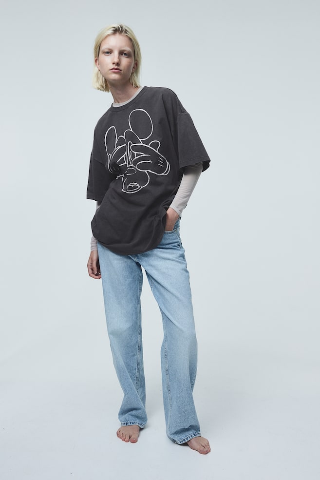 Oversized T-shirt med trykt motiv - Mørk grå/Mikke Mus - 3