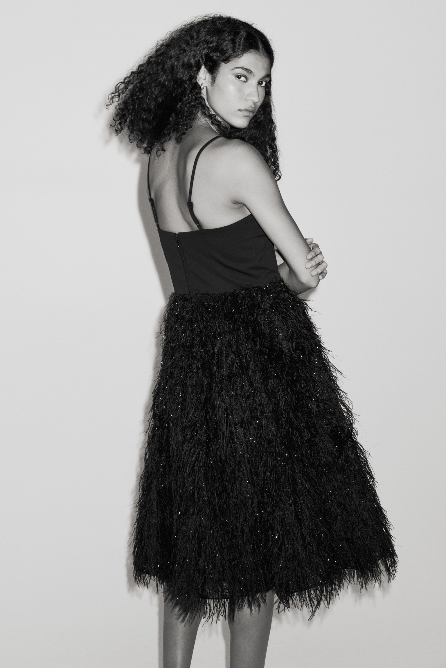 Circle-skirt strappy dress - Black - 3