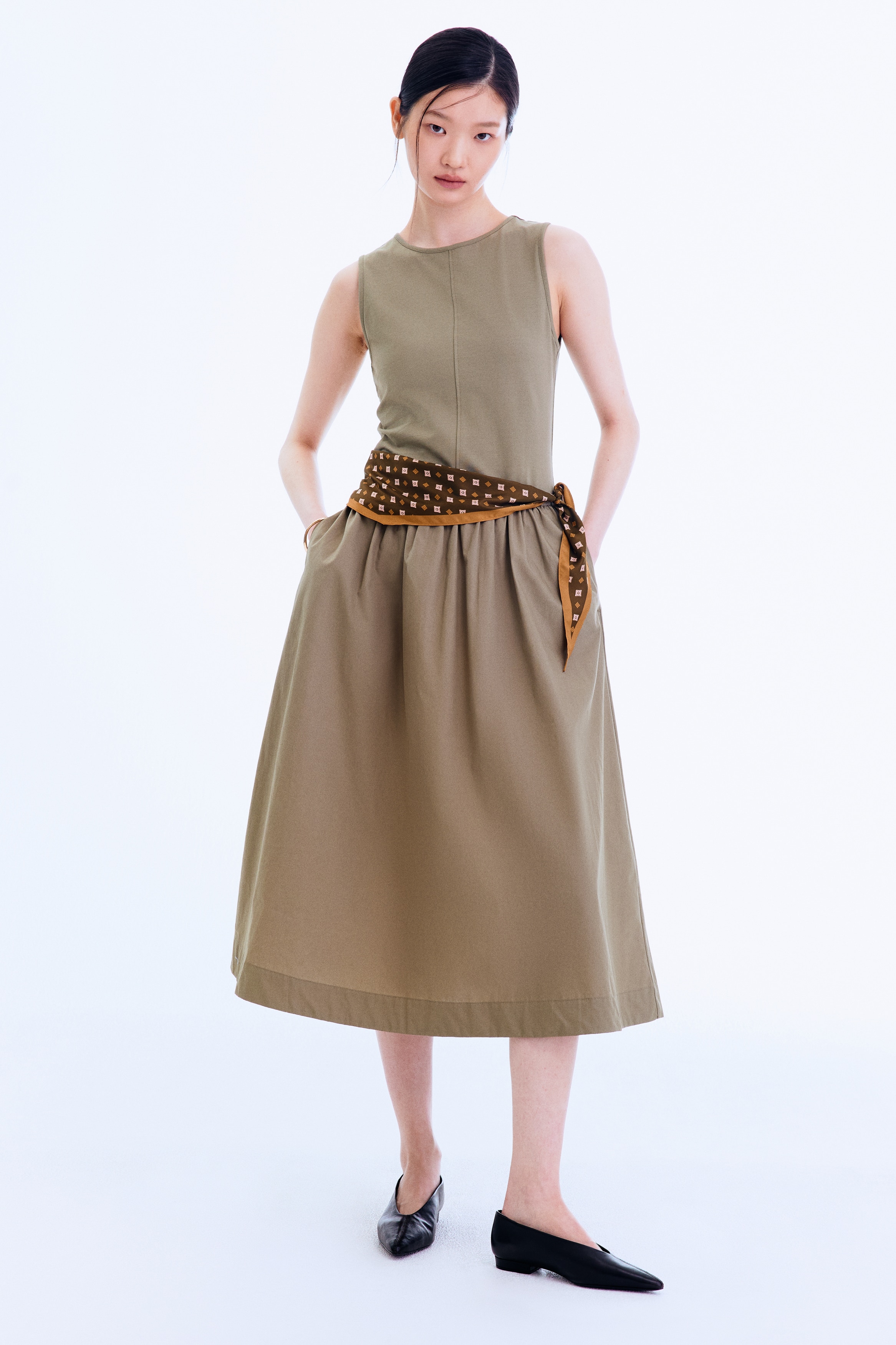Sleeveless cotton dress