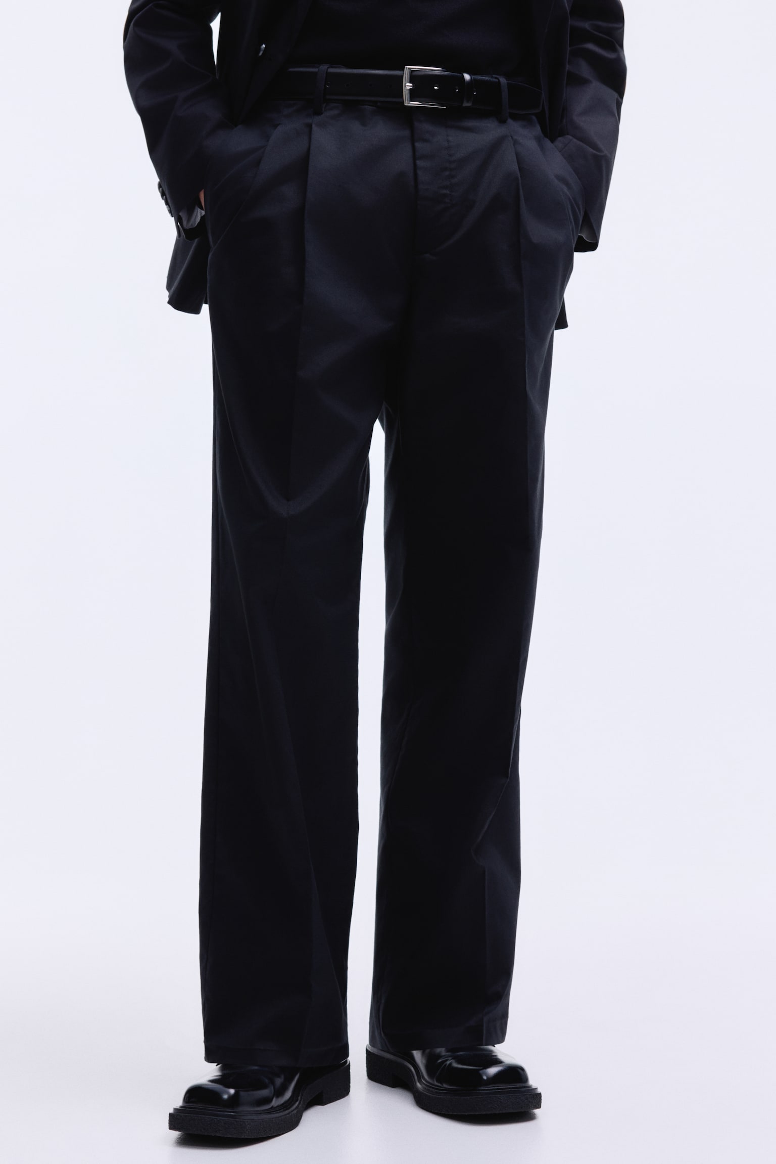 Loose-Fit Tailored Pants - 7
