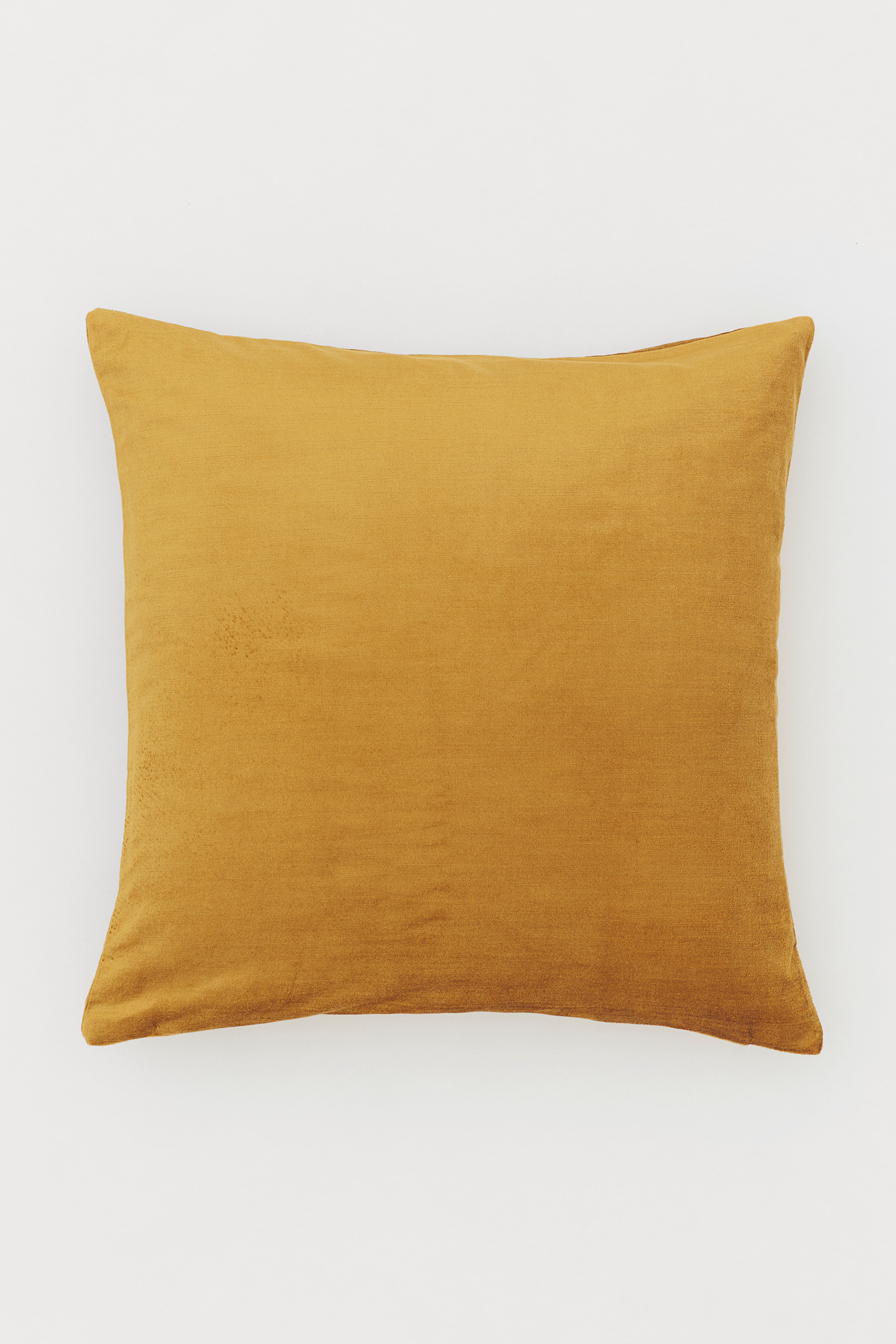 H&m velvet pillow hotsell