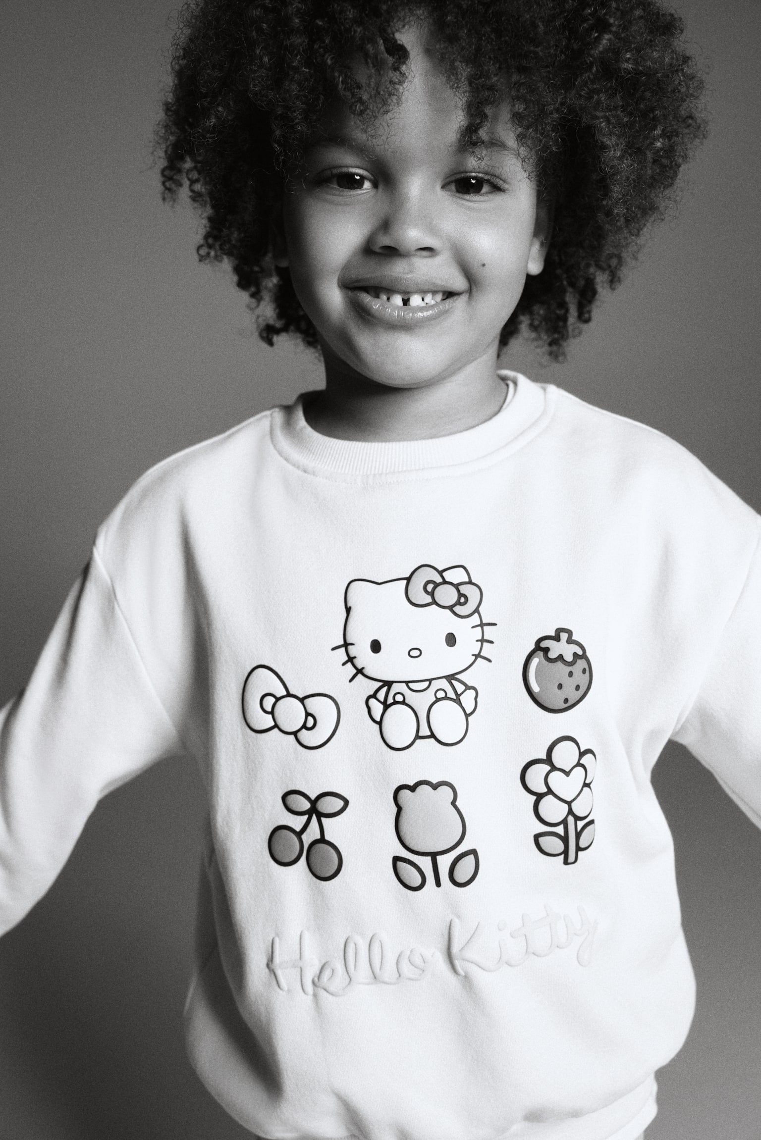 Sudadera con diseño - Amarillo/Hello Kitty/Rosa claro/Minnie Mouse/Morado/Lilo & Stitch/Rosa/Lilo & Stitch/Blanco/Frozen/Crema/Hello Kitty/Lila/Hello Kitty/Azul claro/Cinnamoroll/Crema/Bluey/Turquesa/Casa Muñecas de Gabby/Rosa claro/Squishmallows/Blanco/Kuromi/Azul claro/Lilo & Stitch/Beige claro/Bambi/Rosa/Tweety/Beige claro/Lilo & Stitch - 4