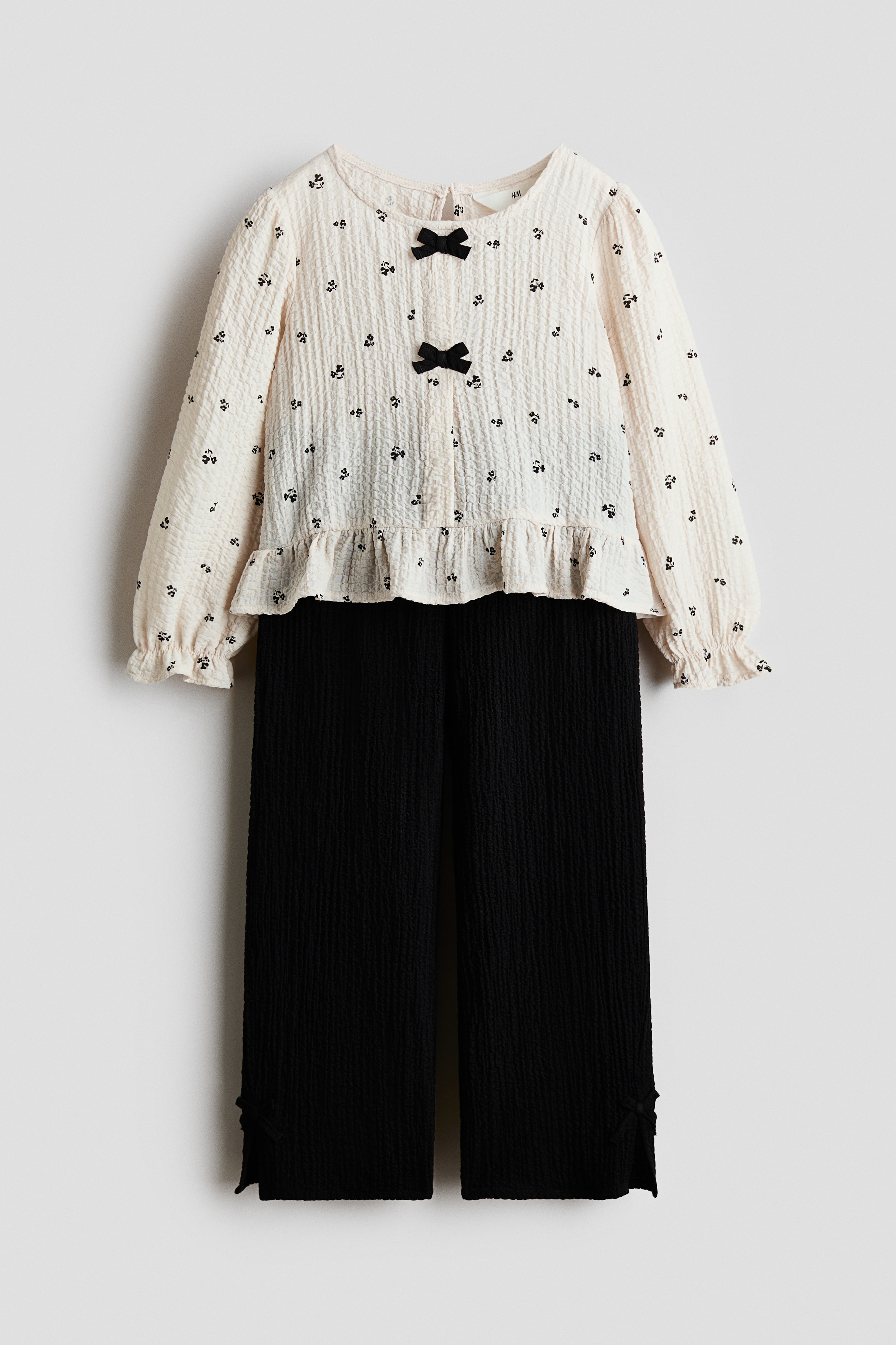 Dvodelni komplet od naboranog materijala - Svetlobež/cvetni dezen