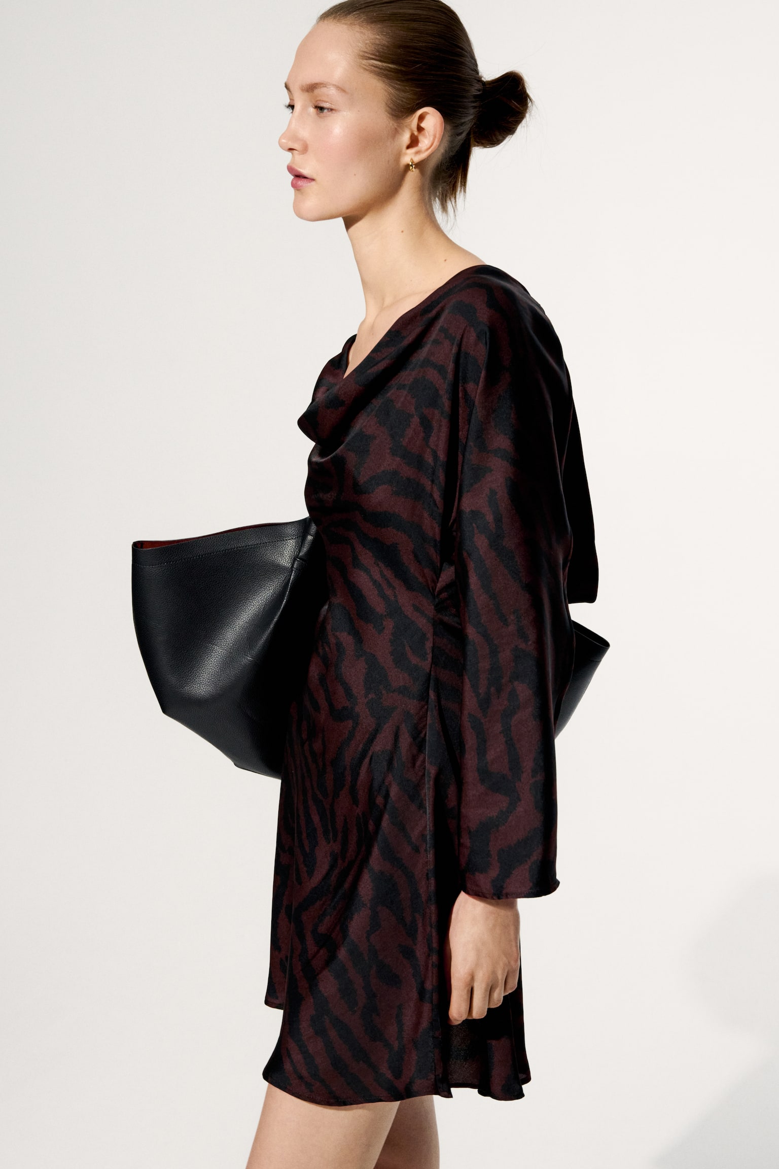 Flared-skirt cowl-neck dress - 6
