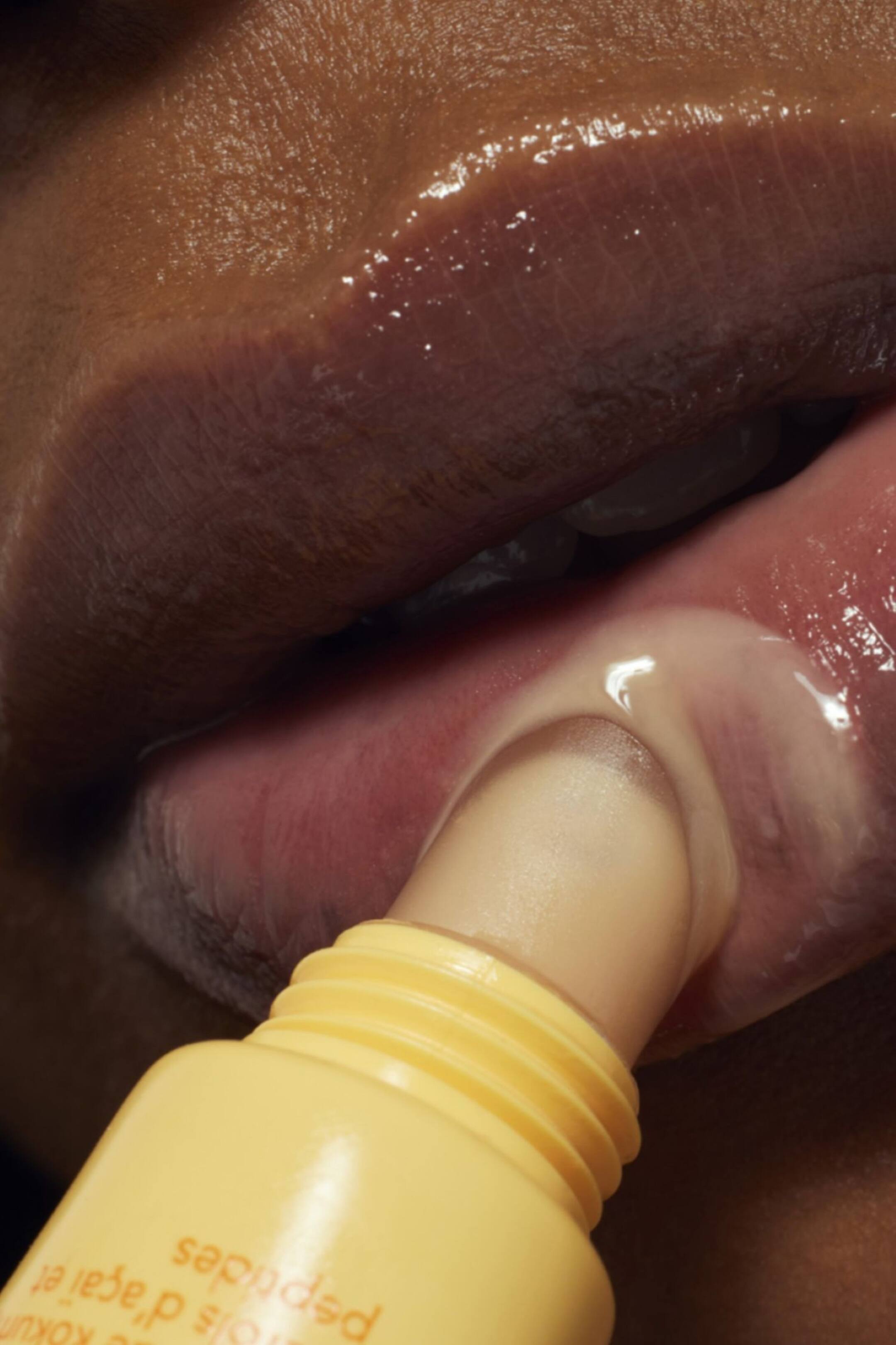 Se større billede: Pout Preserve Peptide Lip Treatment - Citrus Sunshine - OLEHENRIKSEN - Beauty all | H&M DK 5