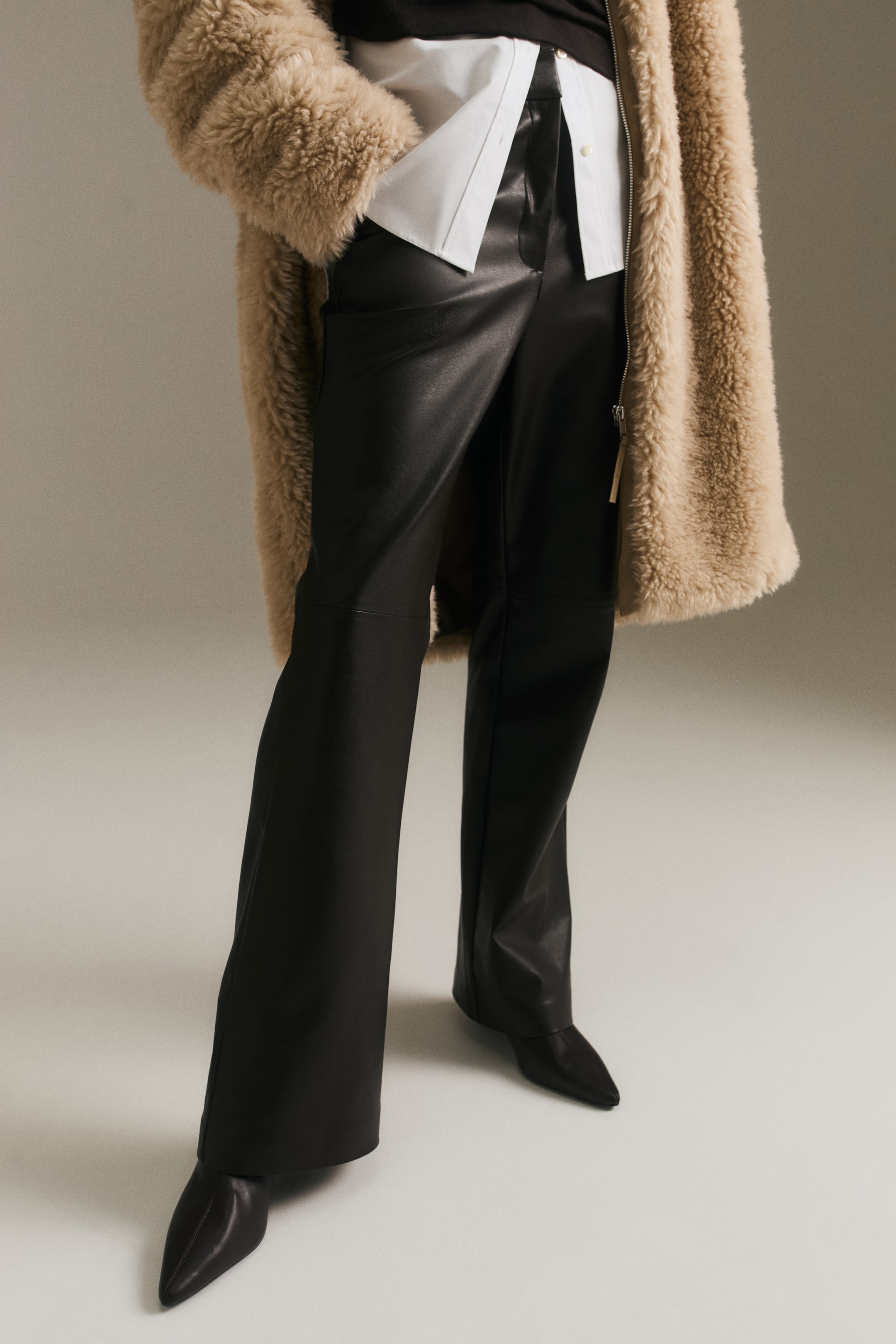 Visa större bild: Bootcut-byxa - Mörkbrun - DAM | H&M SE 1