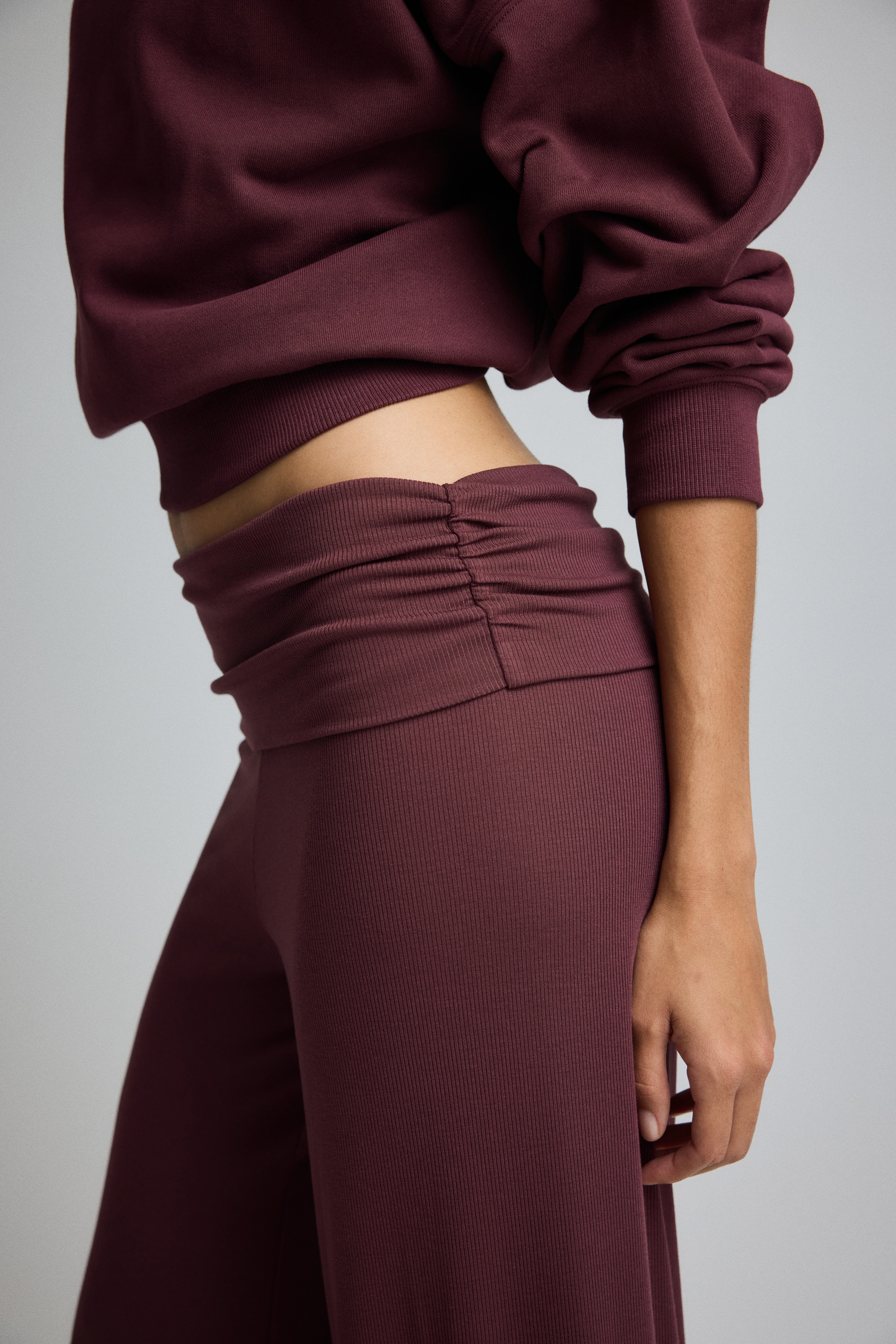 H & M - フォールドオーバーウエスト スポーツパンツ - レッド