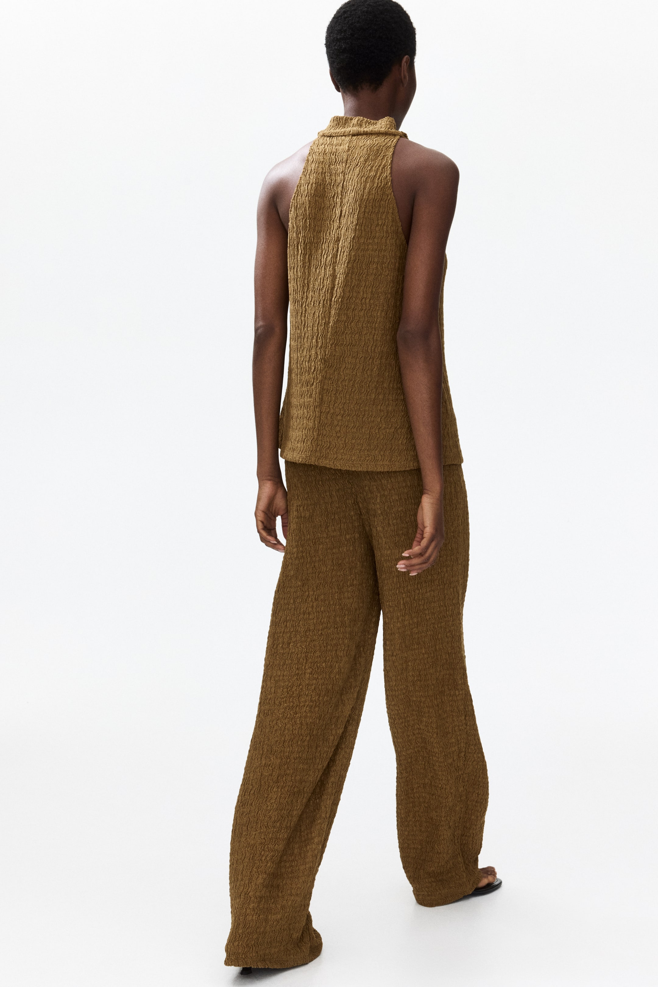 Pantalon large à effet froissé
