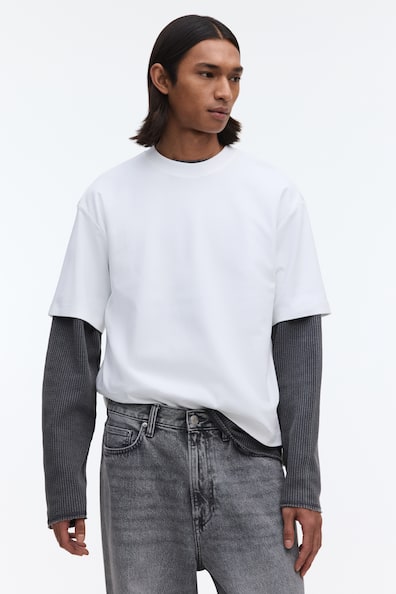 オーバーサイズフィットTシャツ