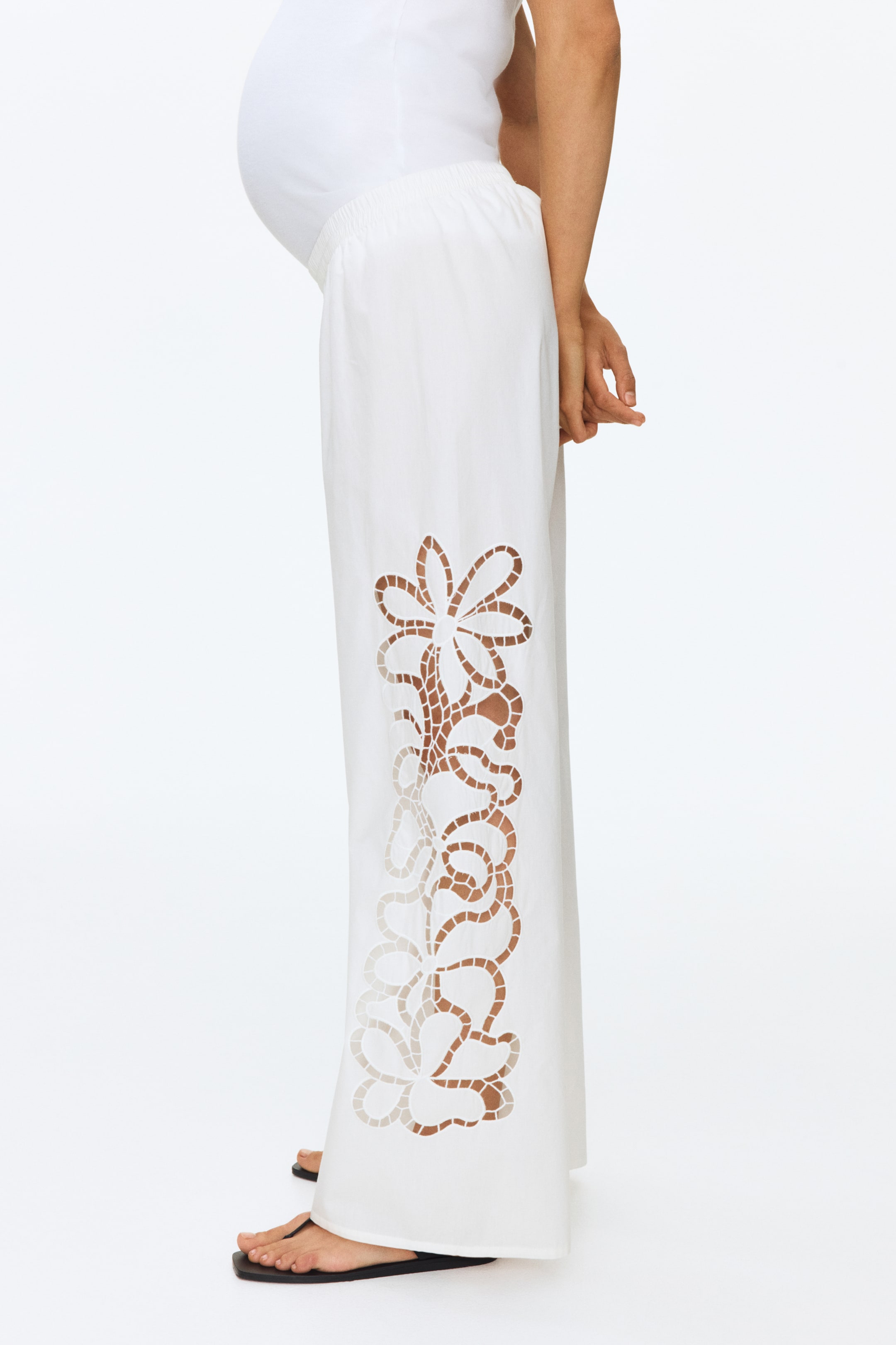 MAMA Pants with Eyelet Embroidery