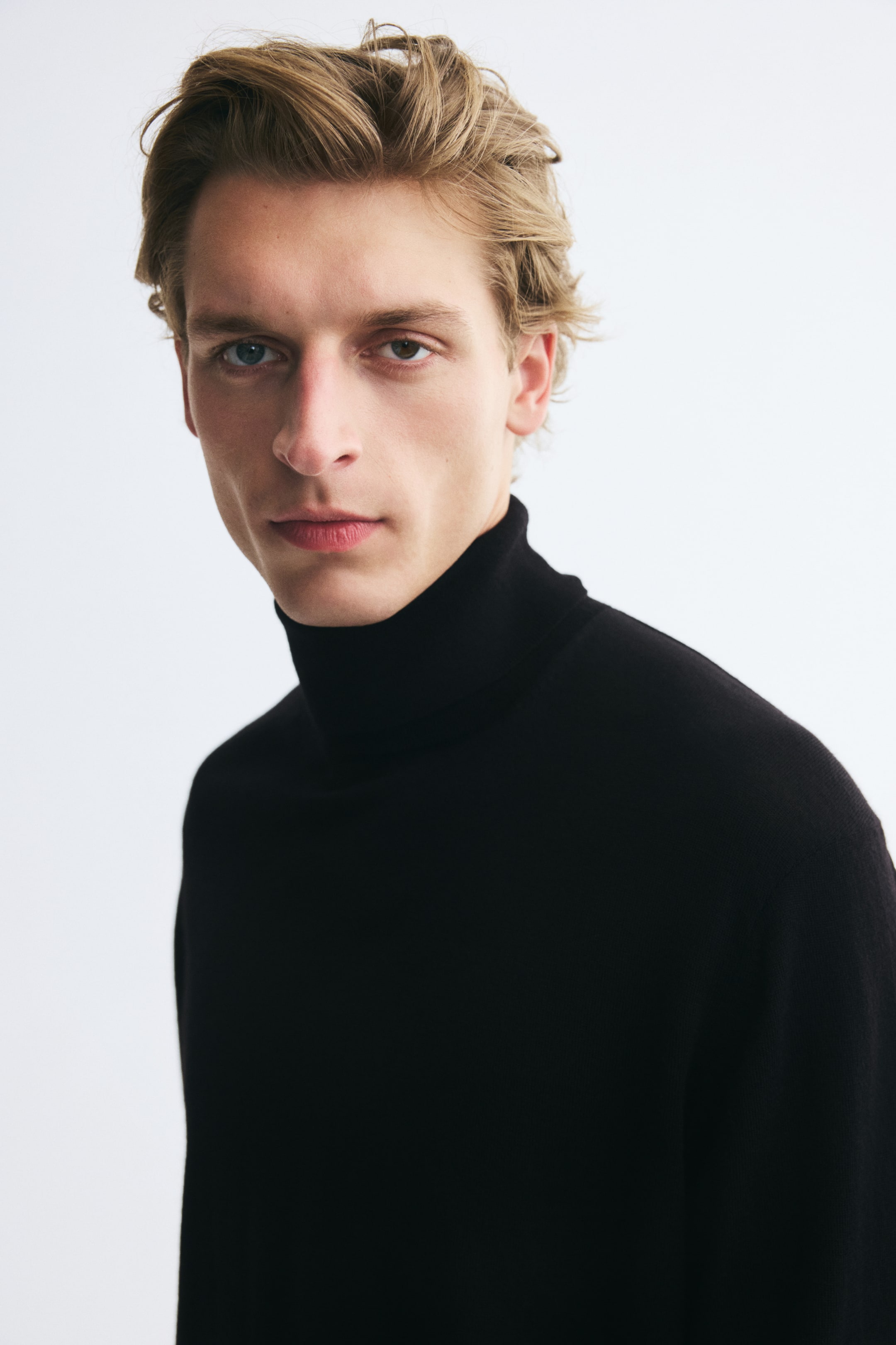 Regular-Fit Turtleneck Merino Wool Sweater