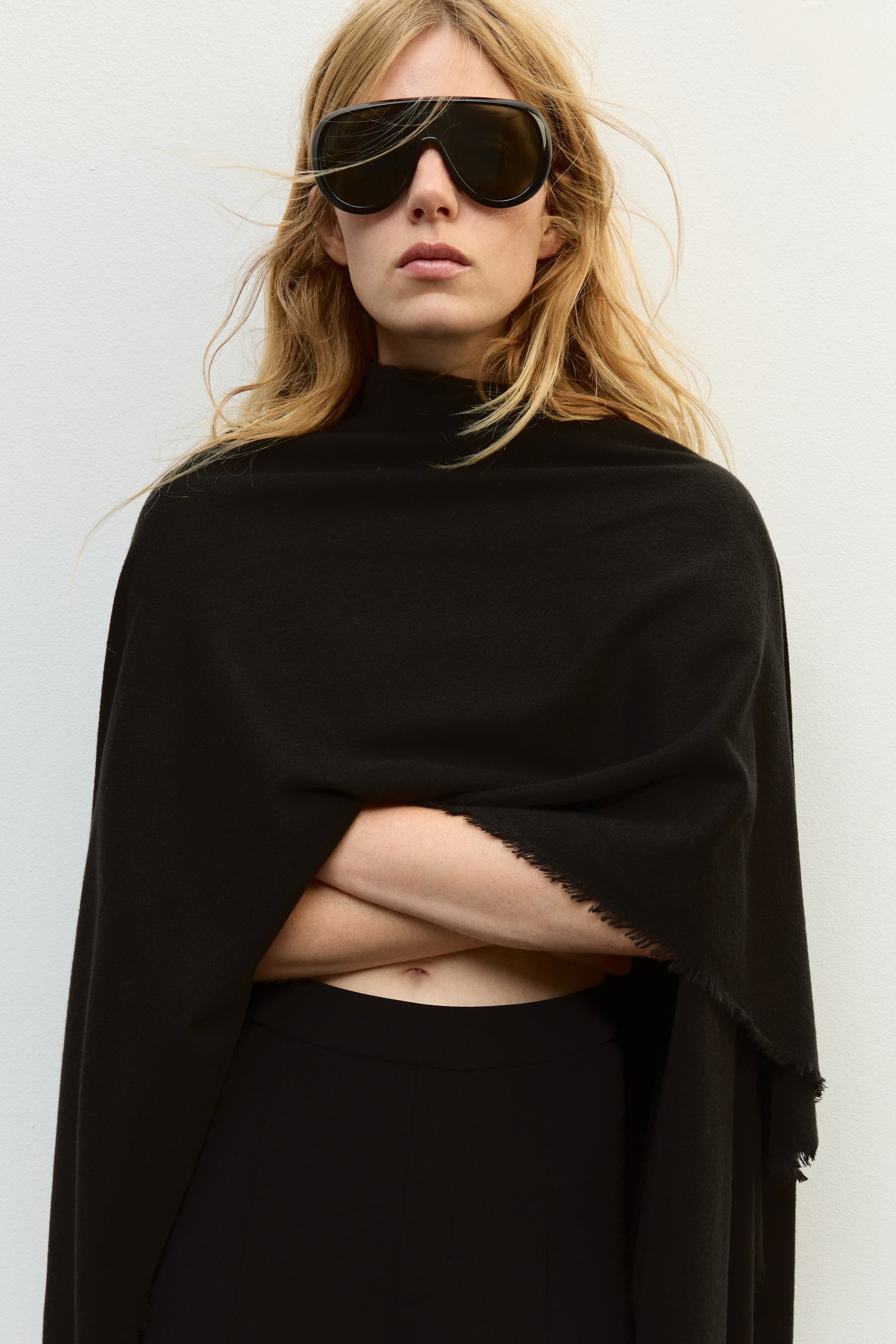 View larger image: Frayed-edge cape - Black - Ladies | H&M 1