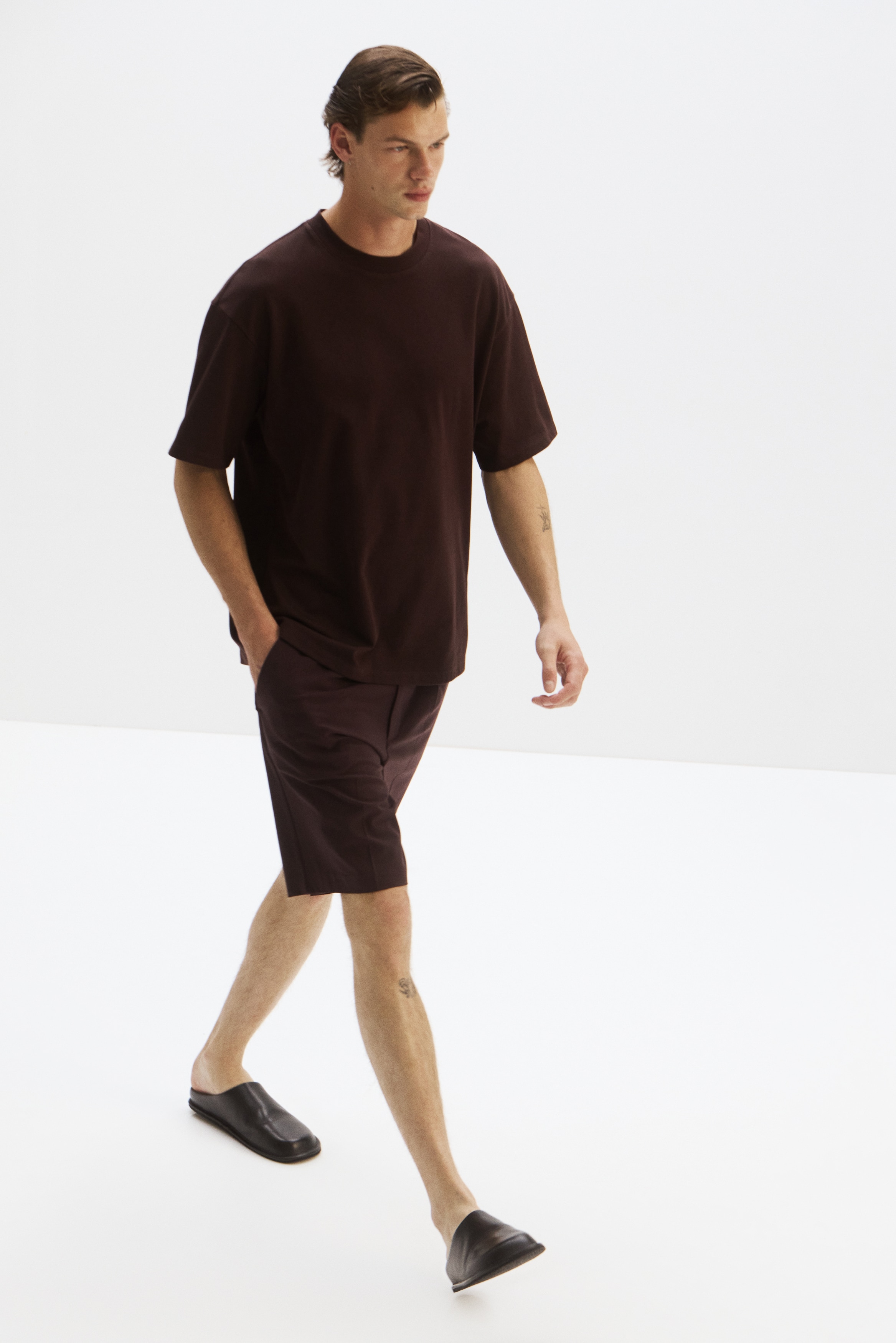 Men's Dark brown Cooling Relaxed Fit T-Shirt | H&M CA