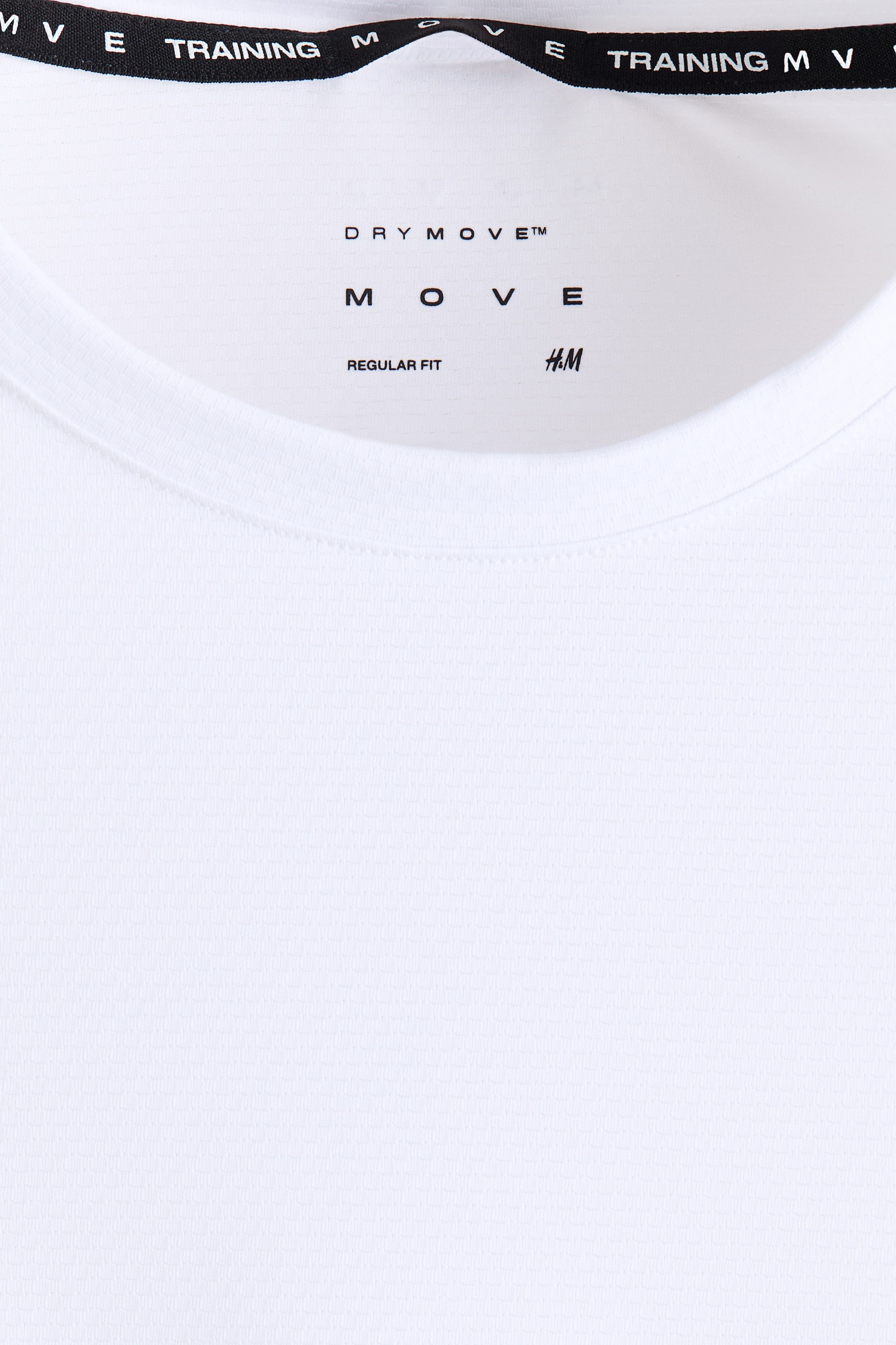 T-shirt sport Ă©pousant les muscles en DryMoveđ
Ș
