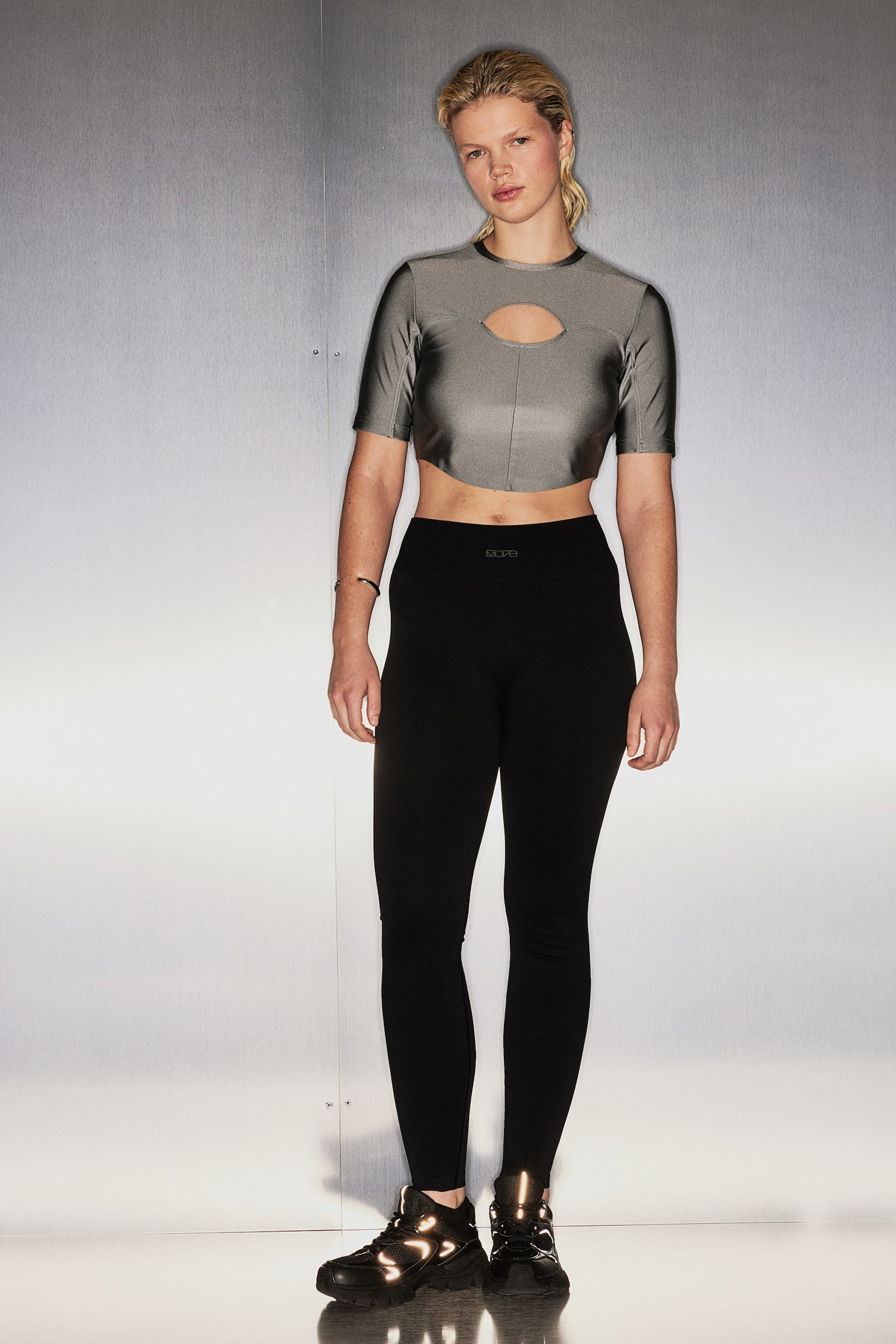 Cropped cut-out sports top in DryMove™ - Silver-coloured - 7