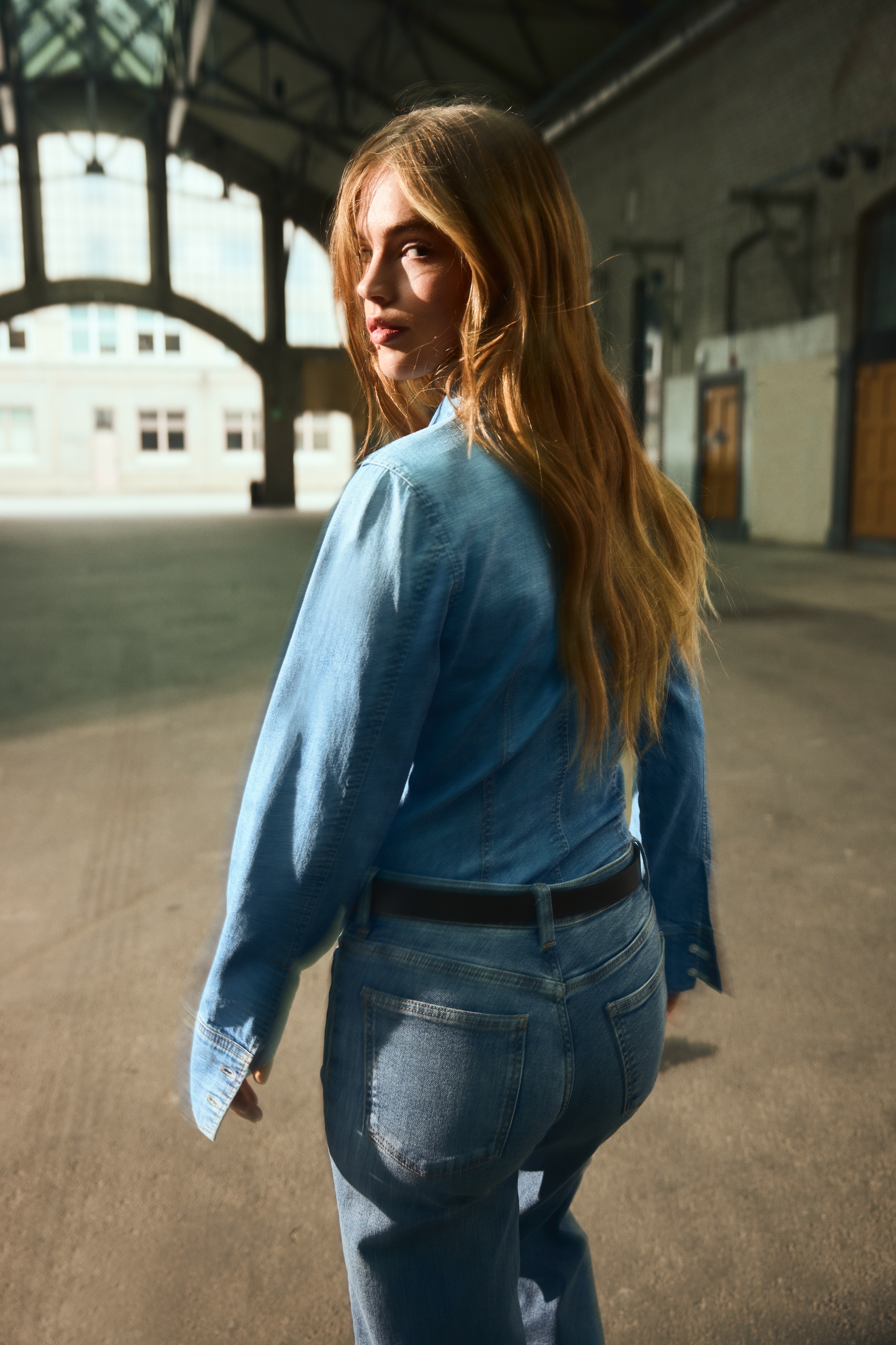 Fitted denim shirt