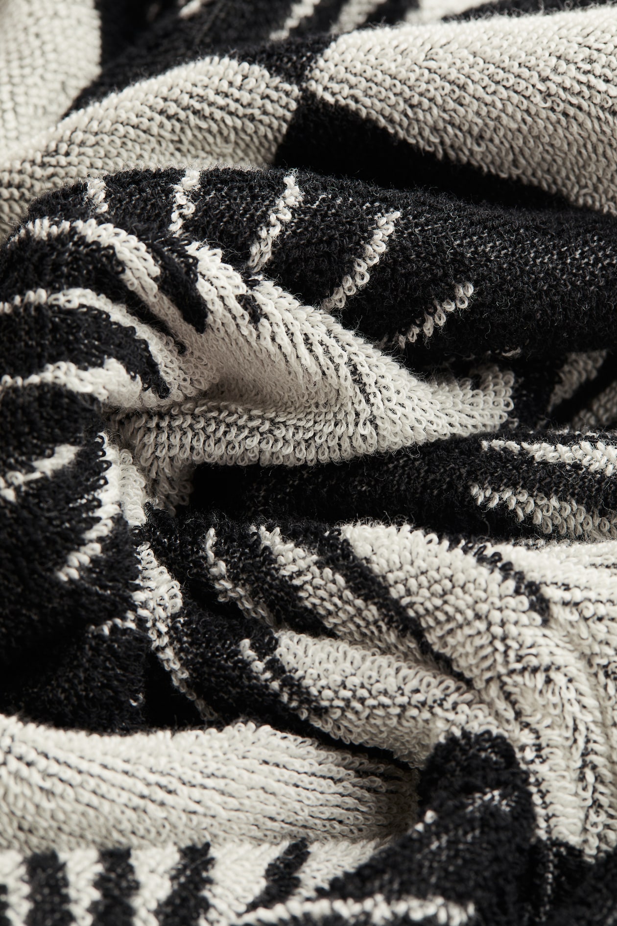 Black/patterned Patterned Beach Towel at H&M Home | H&M US