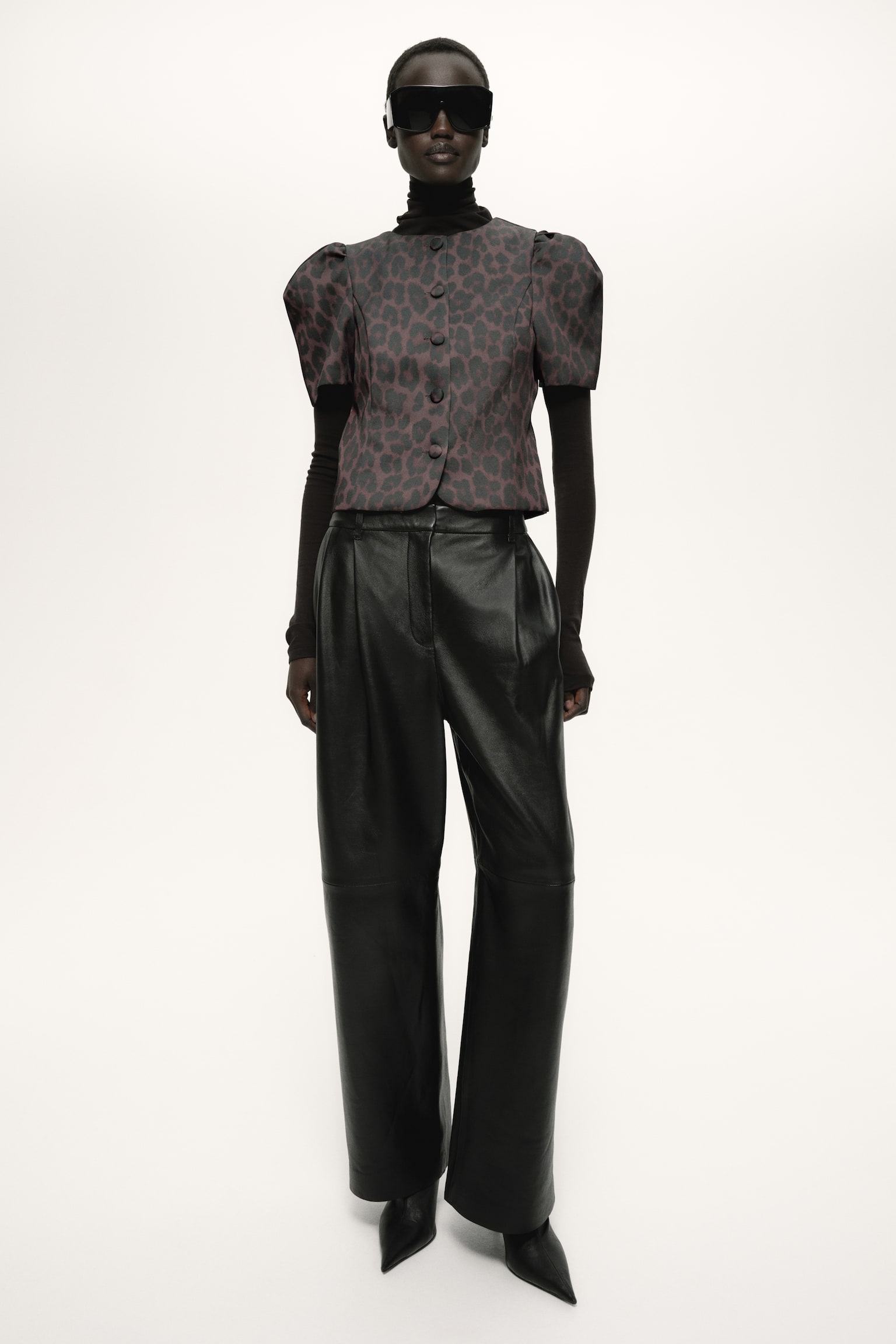 Женская блузка H&M Puff-Sleeved Blouse, цвет: Коричневый / Леопардовый с принтом — фото 4