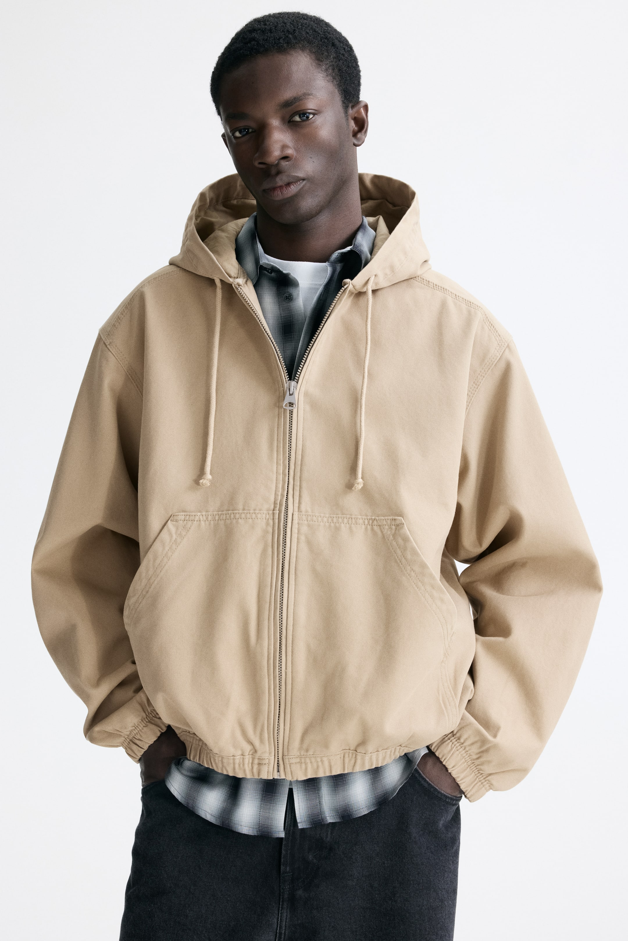 Ver imagen más grande: Chaqueta worker con capucha - Beige - HOMBRE | H&M ES 1