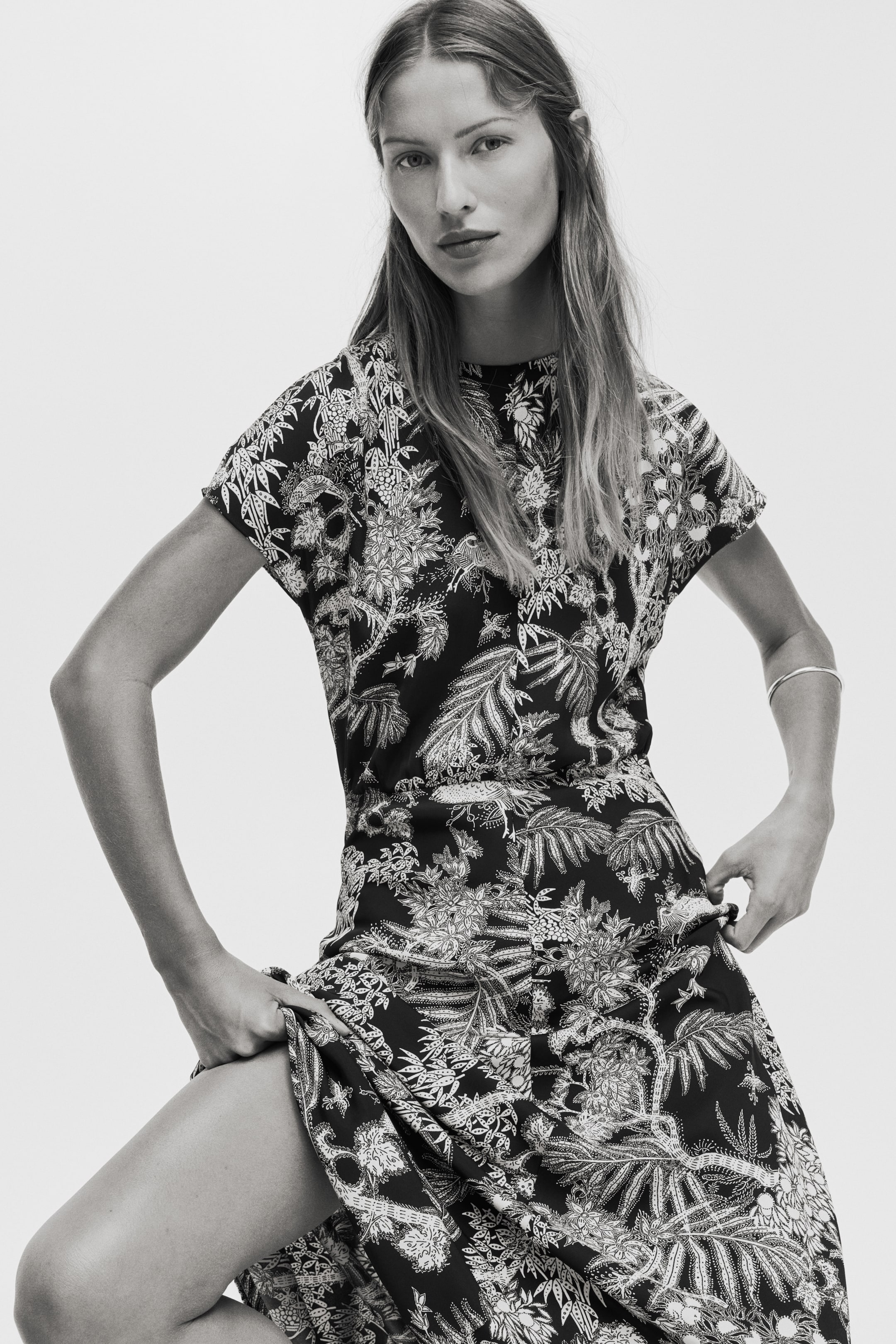 查看大圖: 蓋袖綢緞洋裝 - 黑色/印花 - Ladies | H&M HK 1