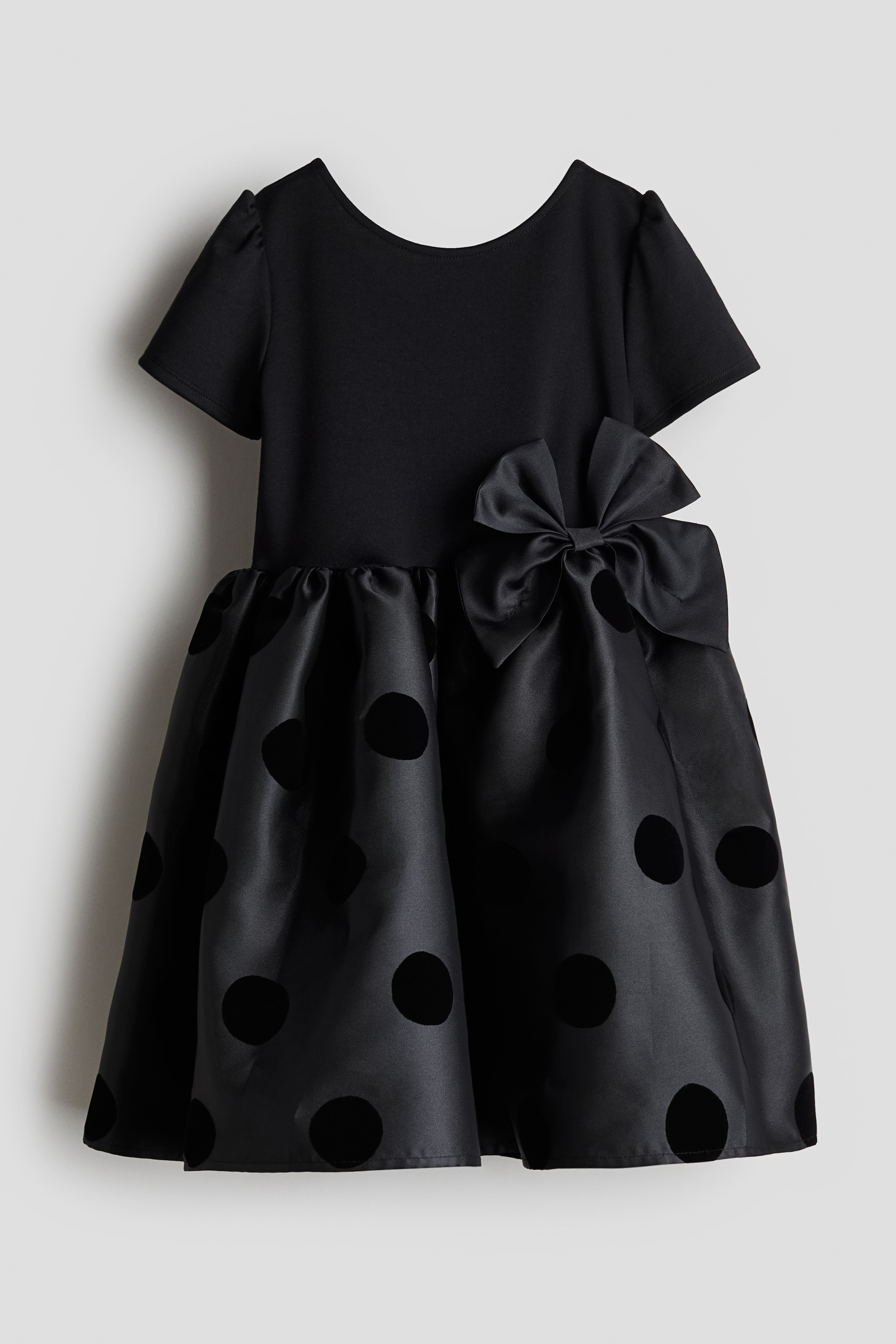 H&m girls black dress hotsell