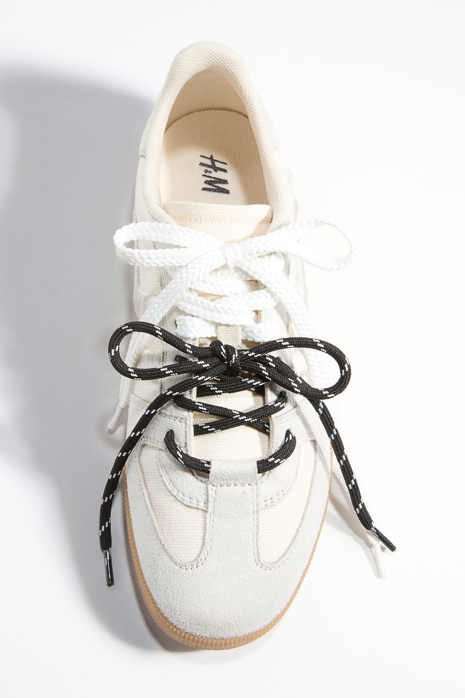 2 paria kengännauhoja - Musta/Valkoinen/Vihreä/Valkoinen - 1