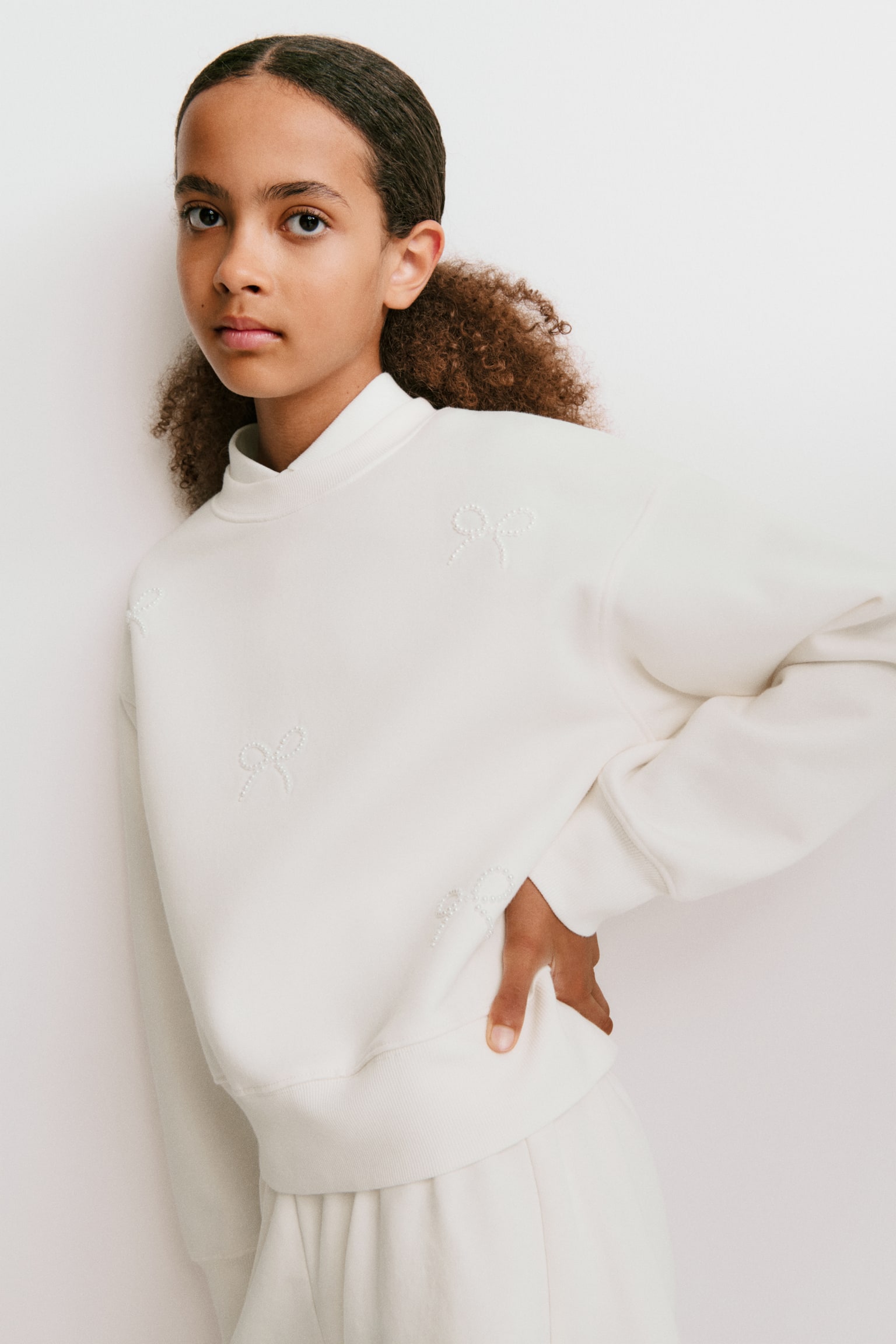Brushed-inside sweatshirt - Ivory/Bows - 1