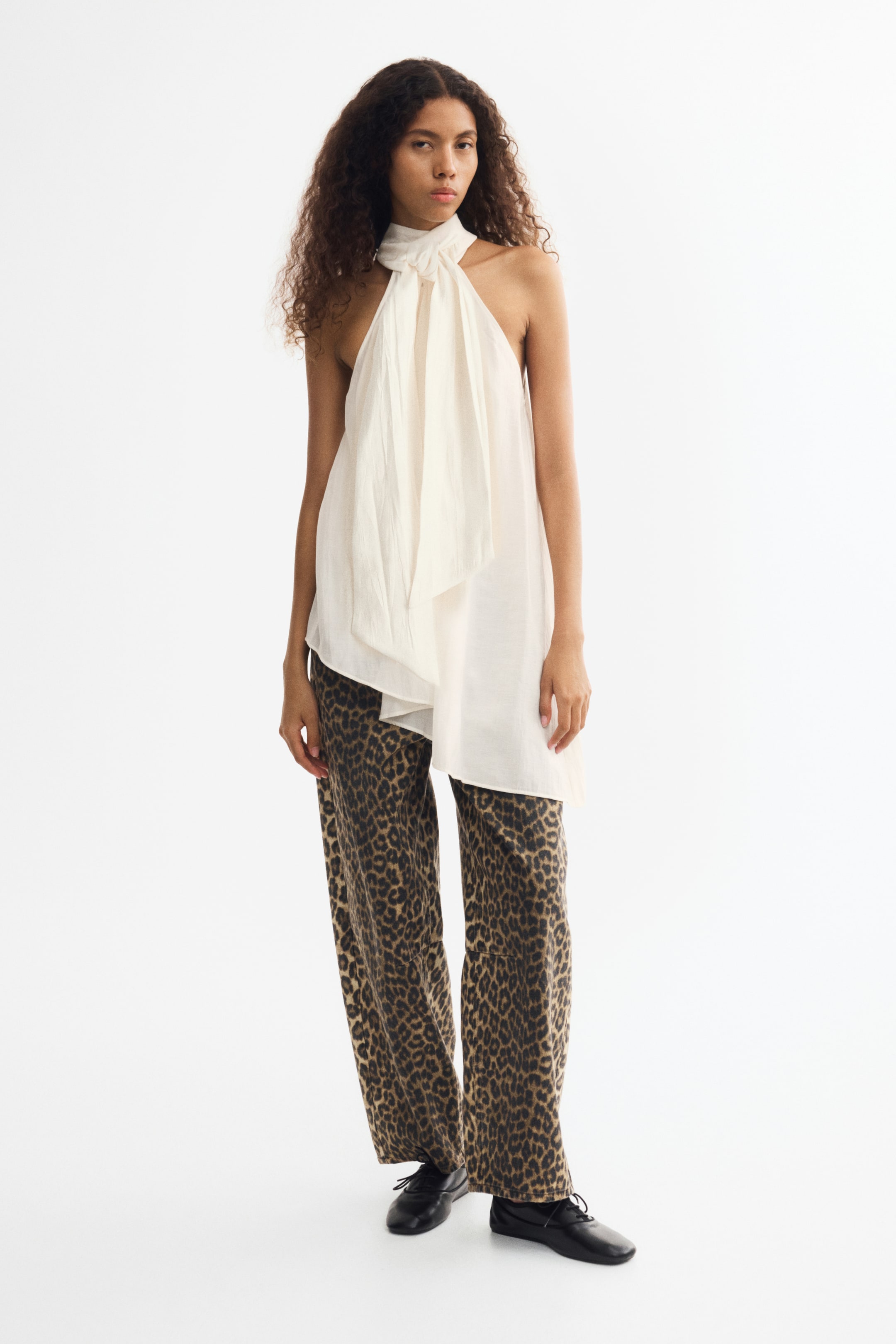 Agrandir l'image: Top asymétrique à col cravate - Crème - FEMME | H&M FR 1