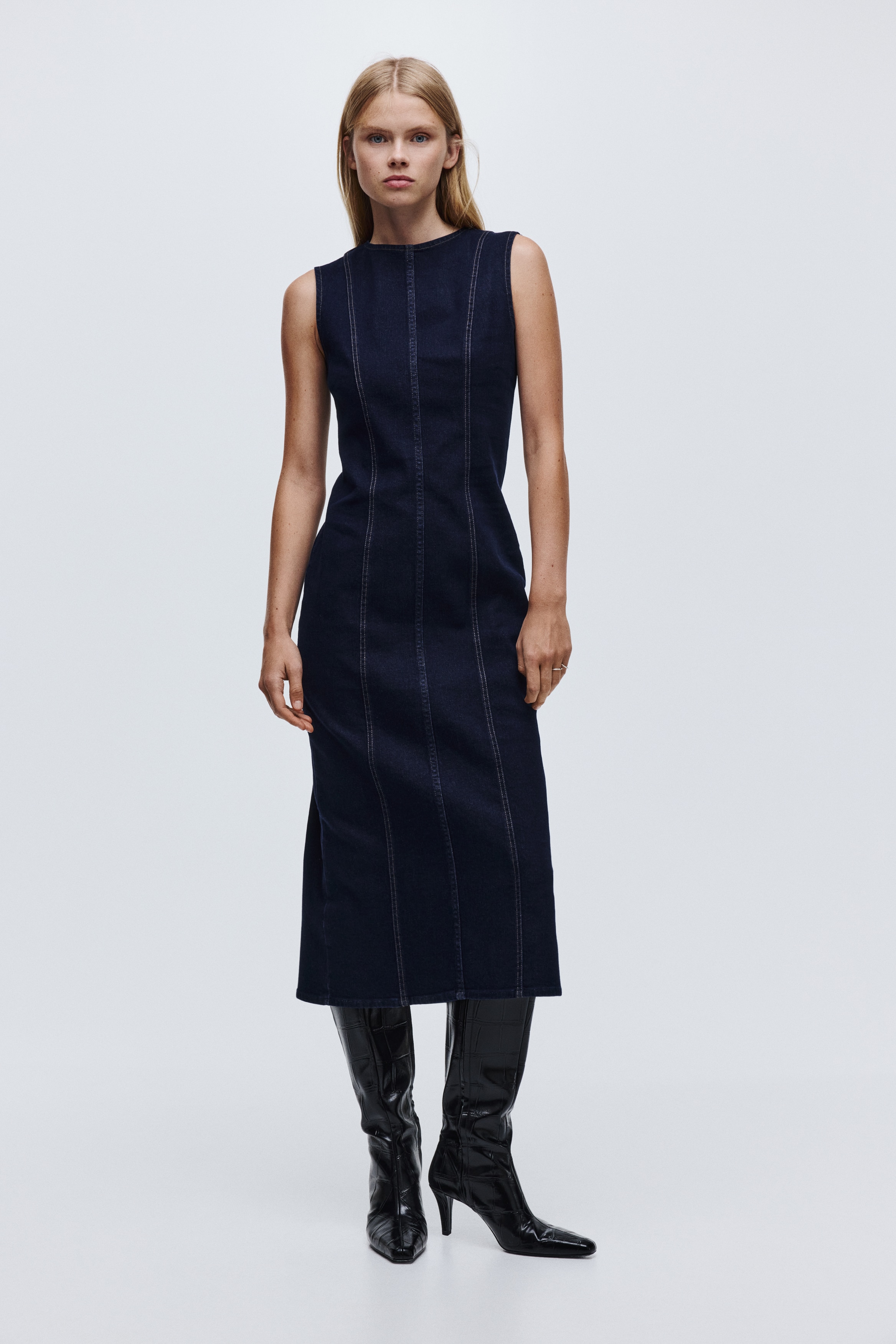 Sleeveless denim dress