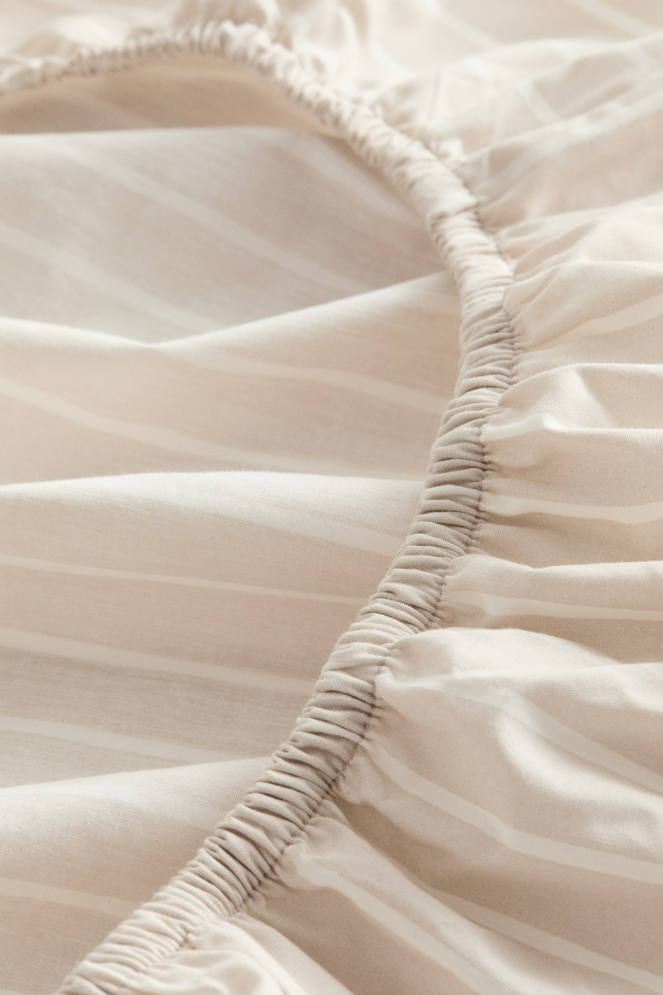 Agrandir l'image: Drap-housse pour bébé en percale de coton - Beige clair/rayé - HOME | H&M CH 4