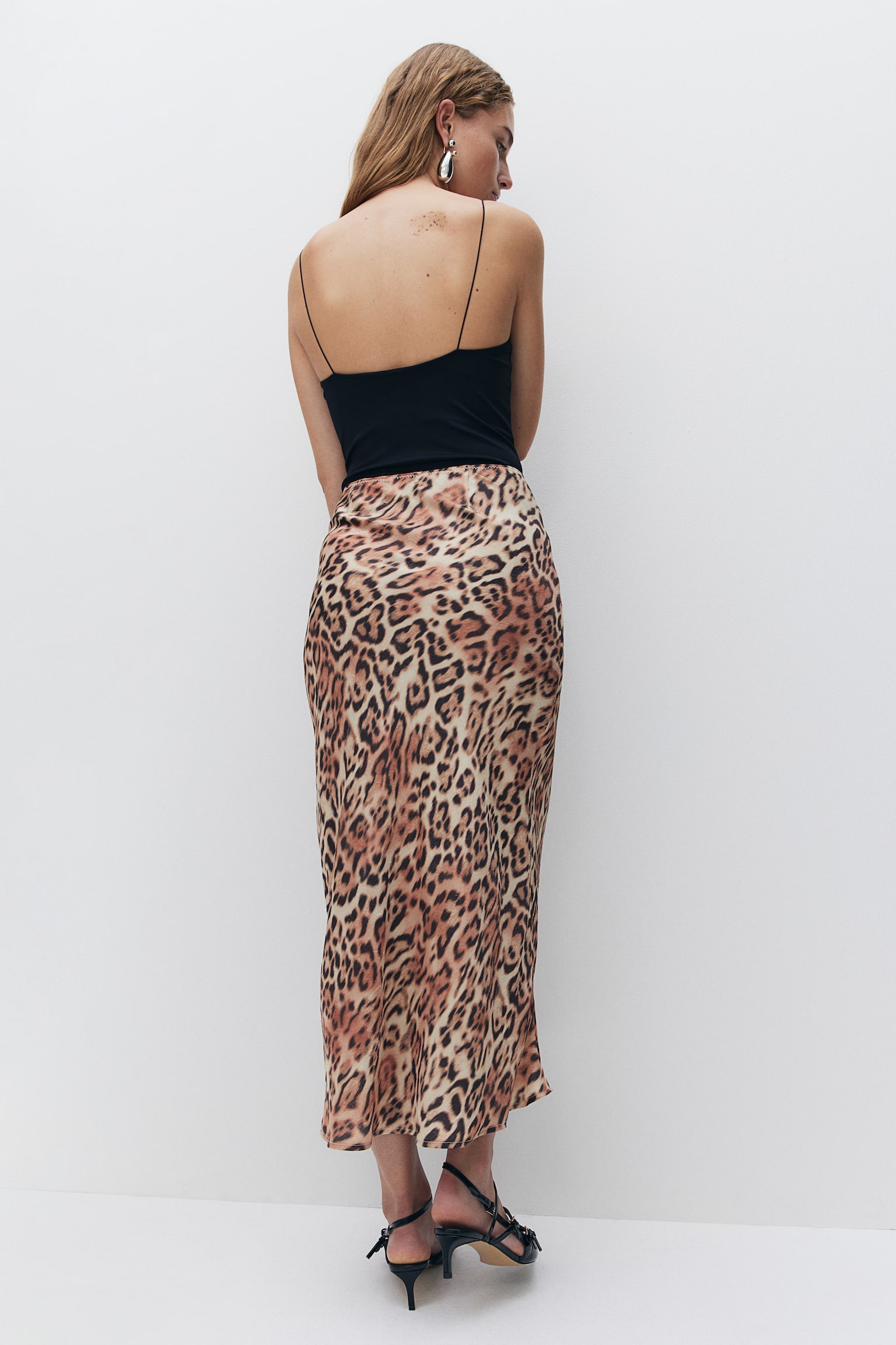 Crinkled satin maxi skirt - Light beige/Leopard print/Black/Cream/Grey - 5