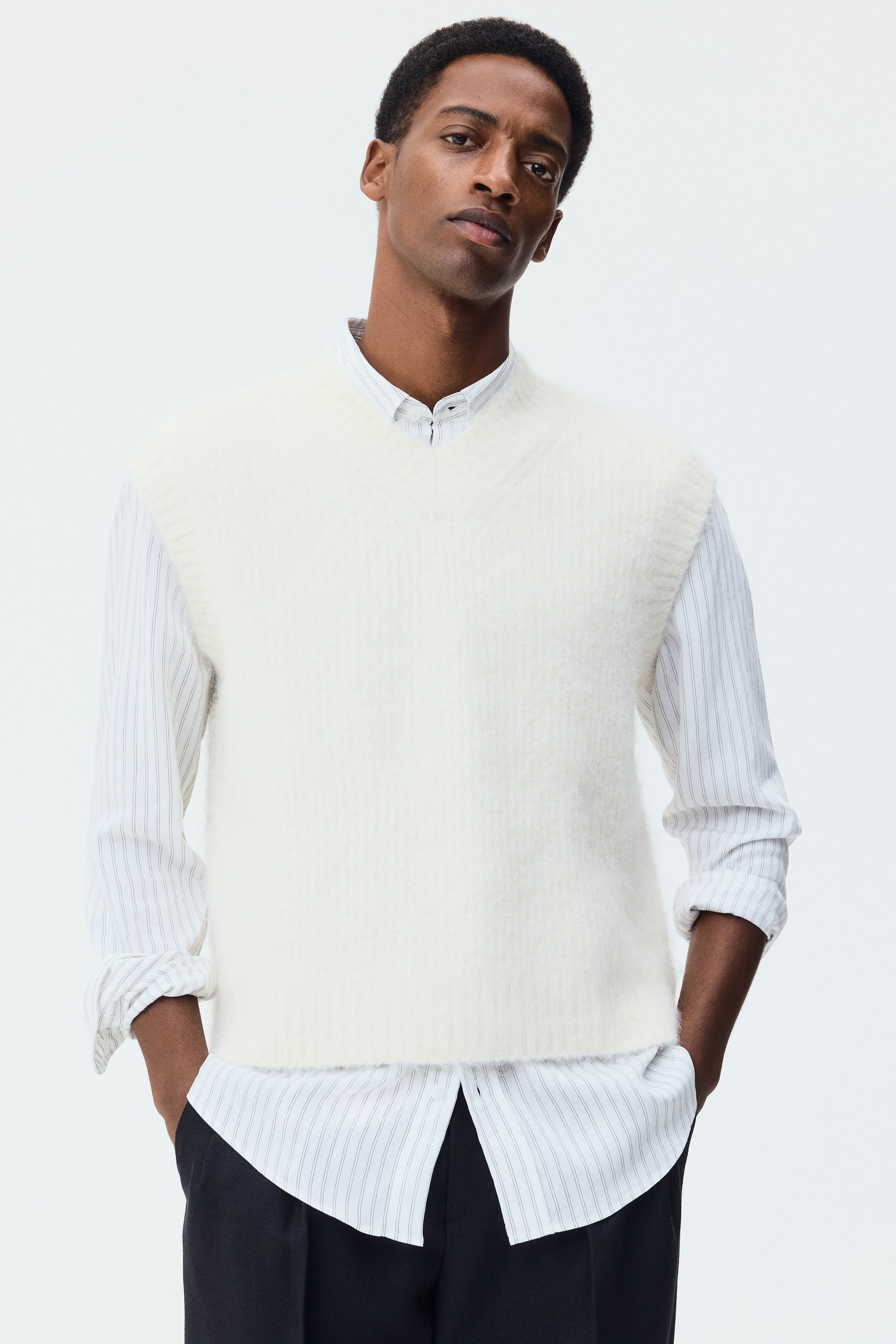 Prikaži veću sliku: Loose Fit Alpaca-blend sweater vest - Krem - Men | H&M RS 1