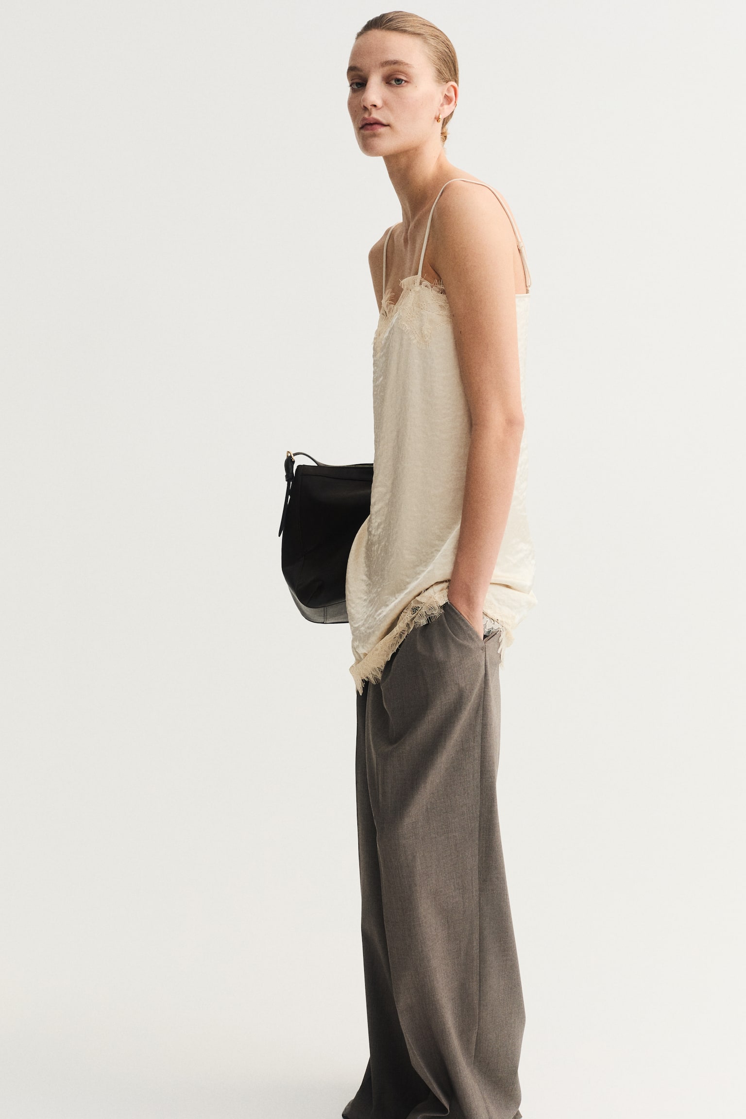 שמלת קומבניזון עם תחרה - קרם - 7