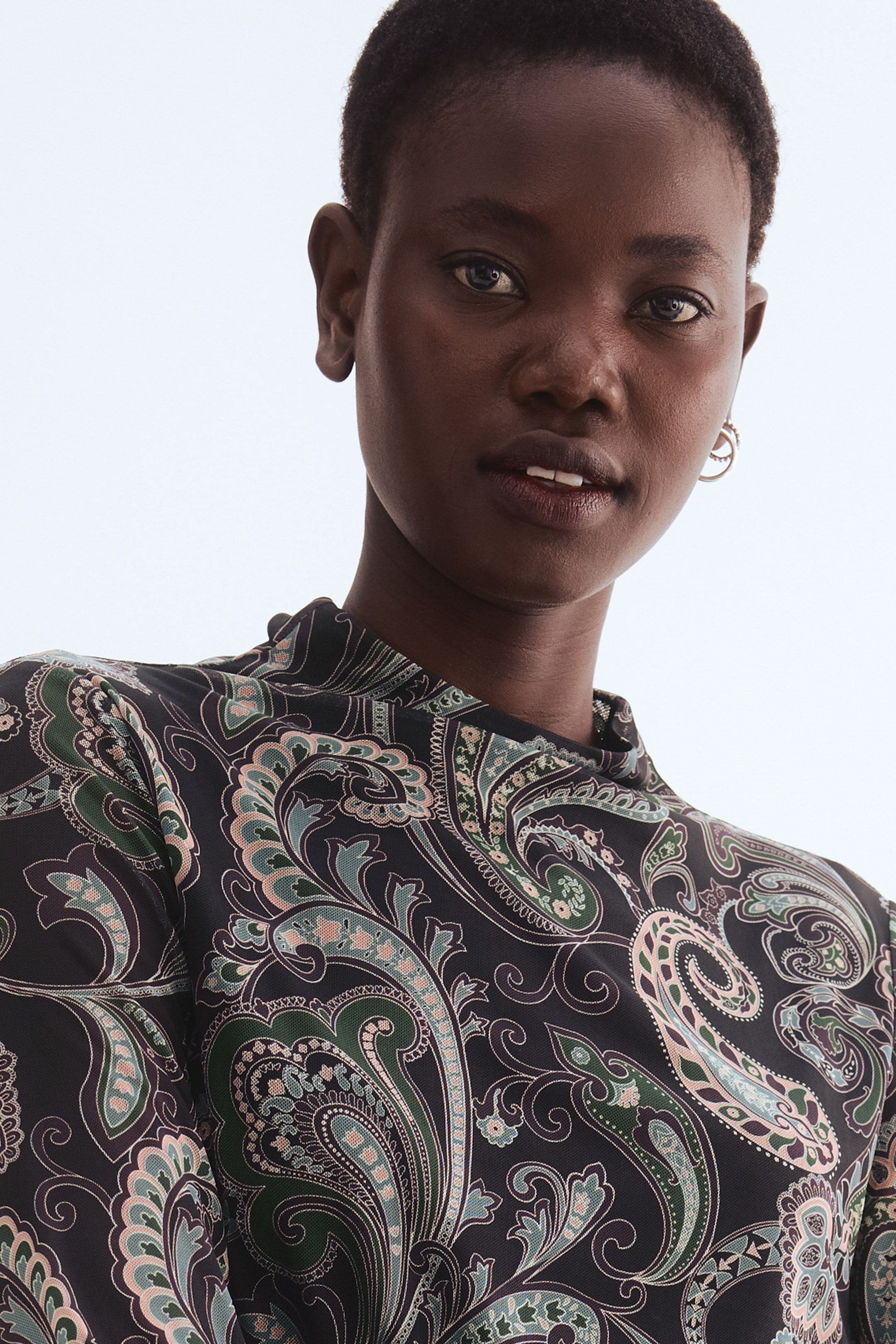 Преглед на по-голямо изображение: Блуза от мрежеста материя - Тъмнокафяв/С пейсли десен - ЖЕНИ | H&M BG 2