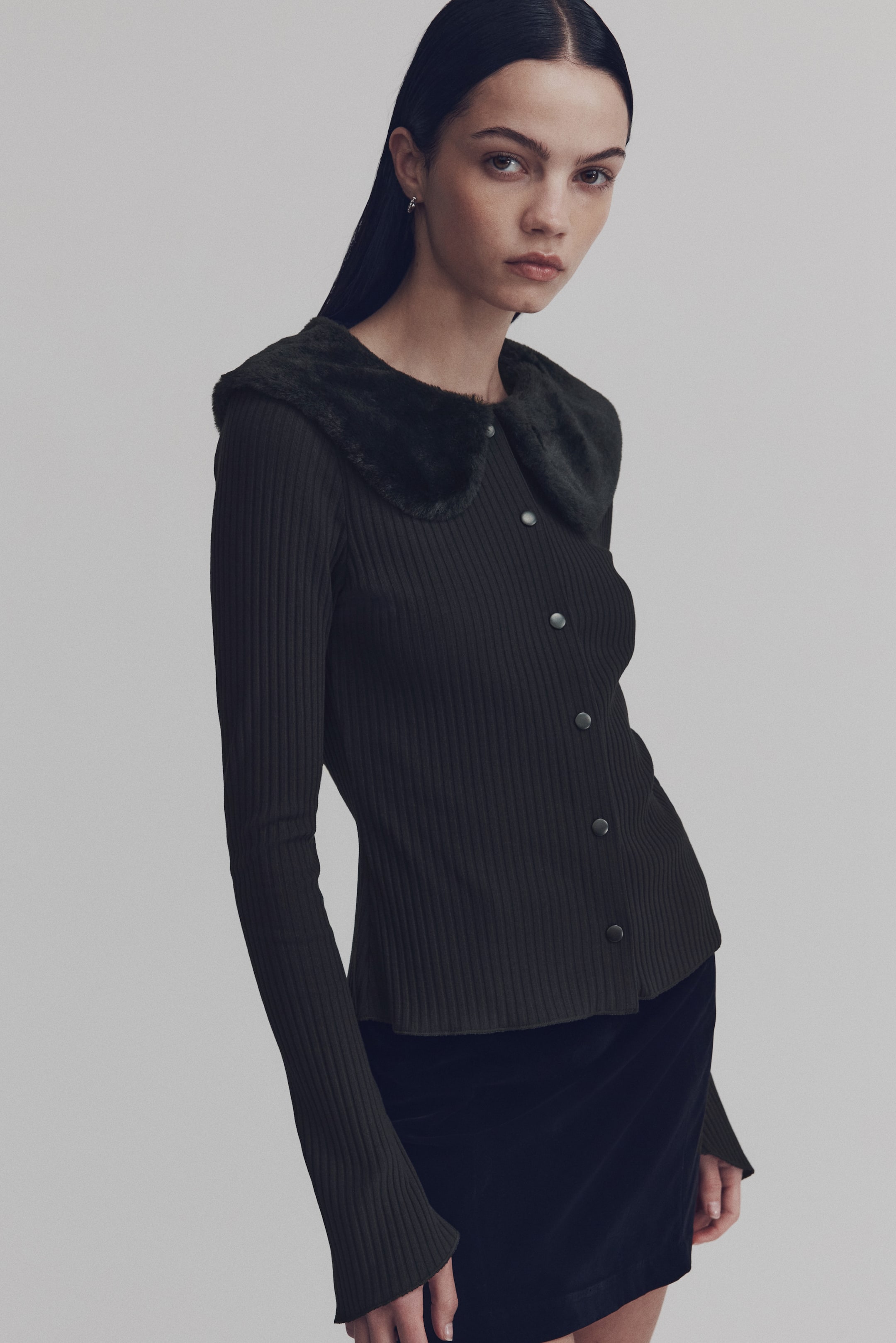 View larger image: Collared cardigan - Black - Ladies | H&M 2